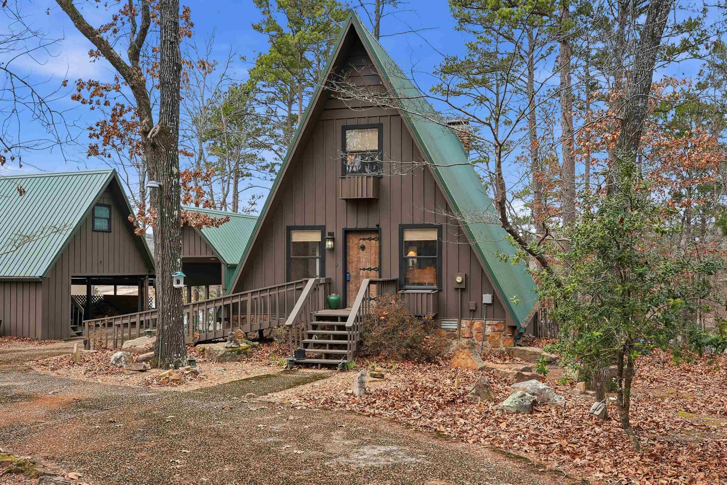 450 Davidson Cr. Property Photo 1