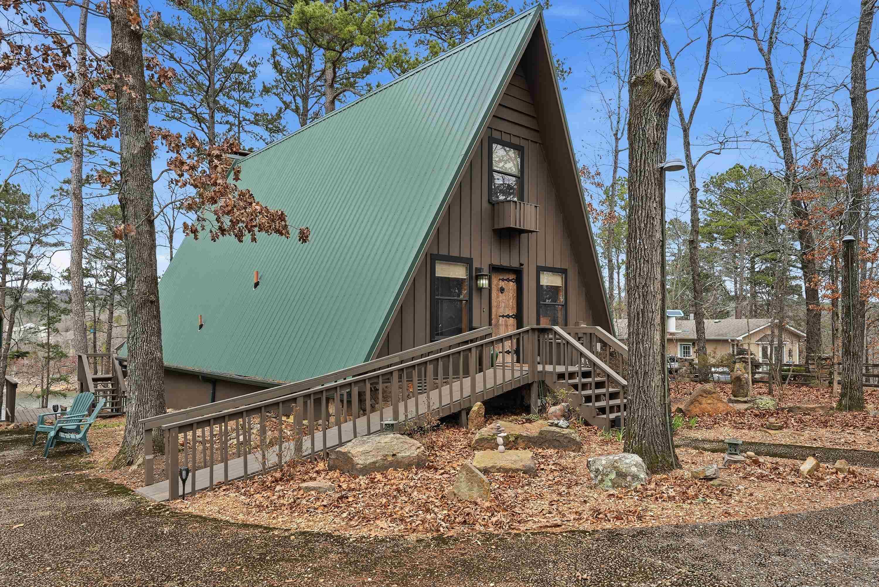 450 Davidson Cr. Property Photo 2