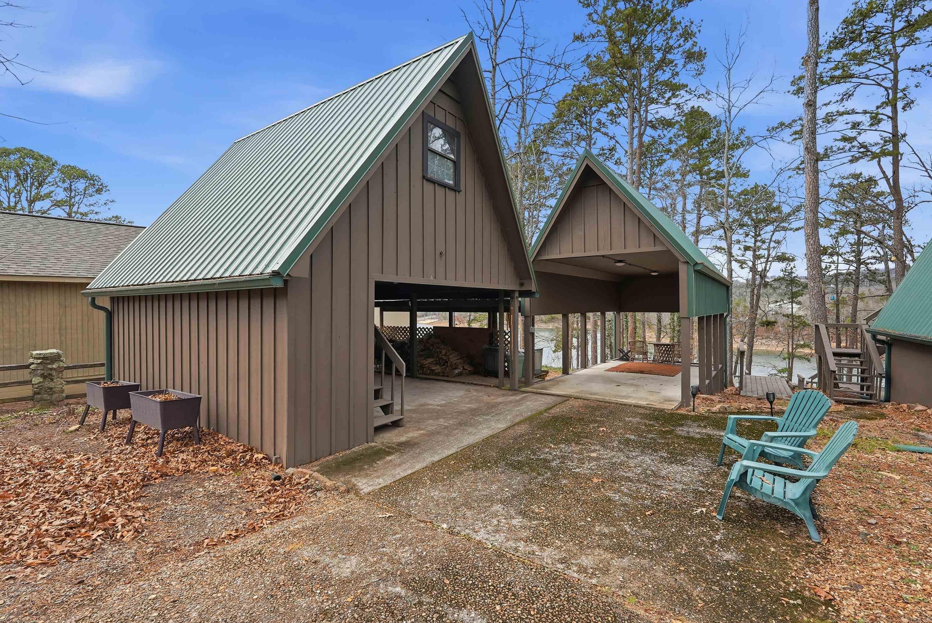 450 Davidson Cr. Property Photo 9