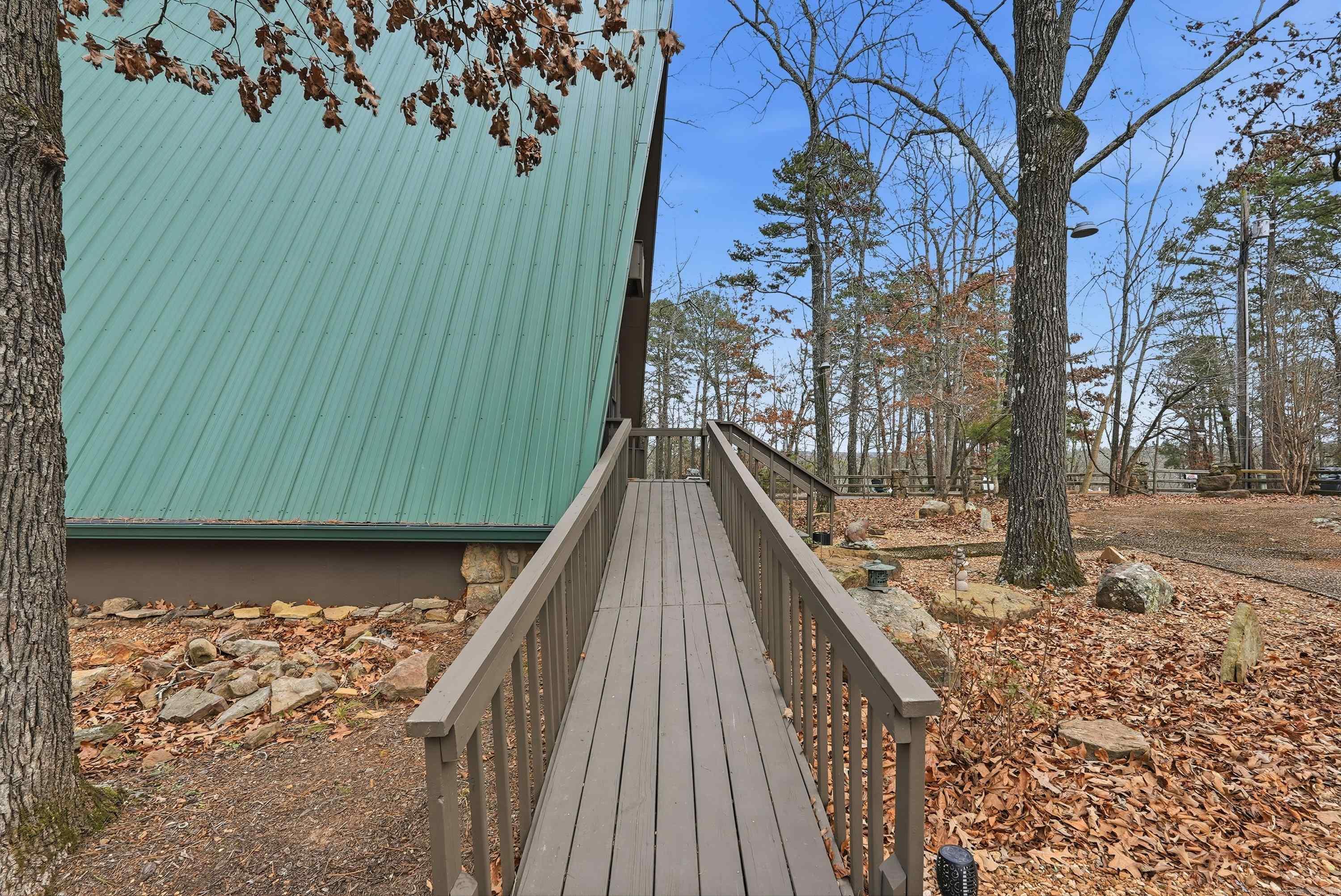 450 Davidson Cr. Property Photo 12