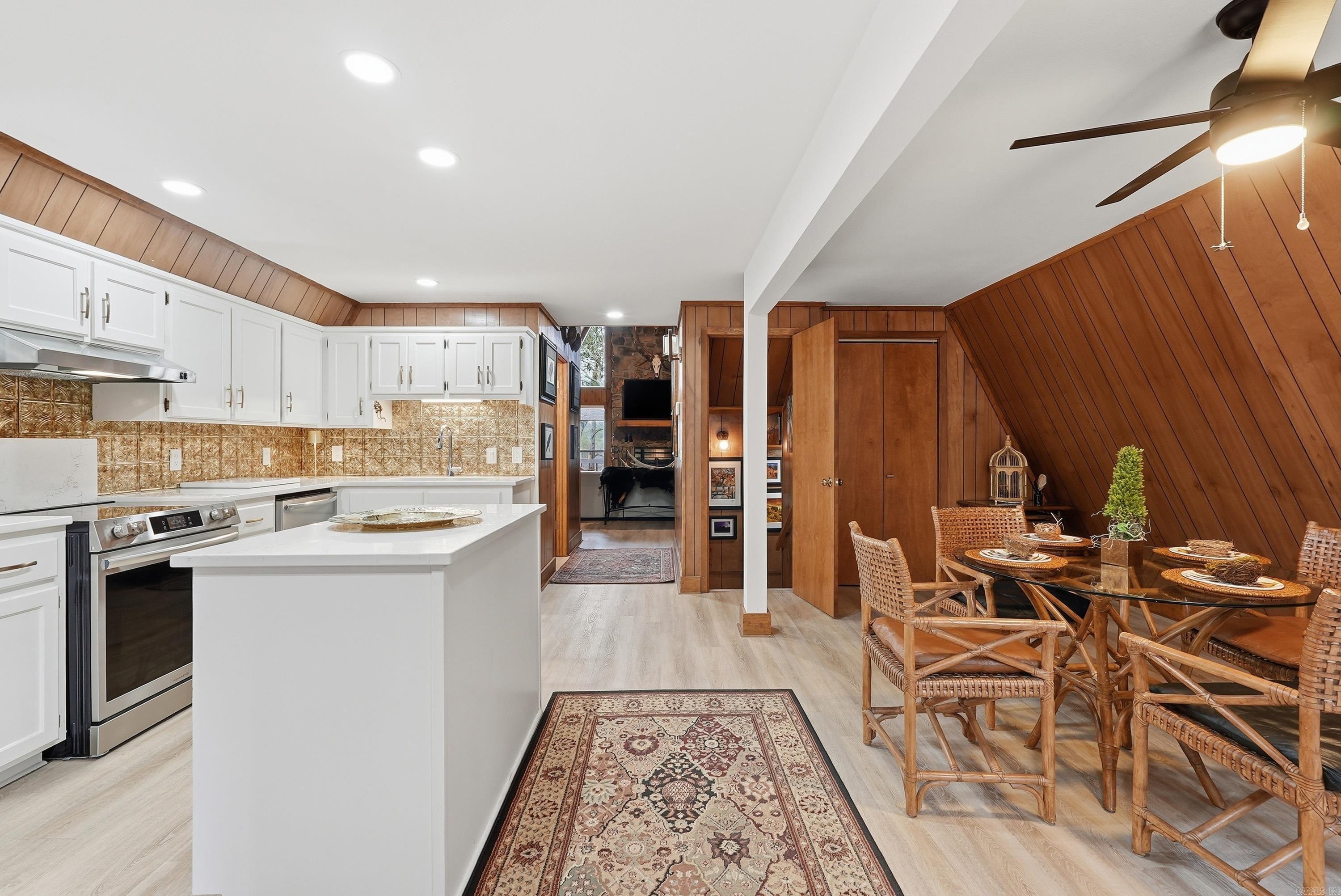 450 Davidson Cr. Property Photo 17
