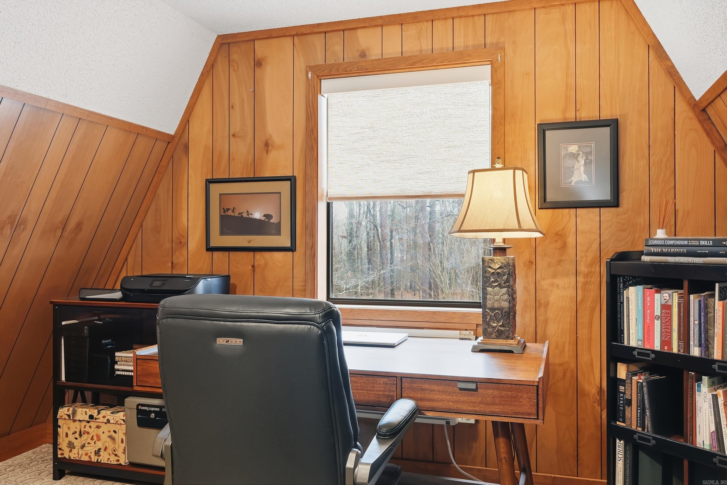 450 Davidson Cr. Property Photo 34