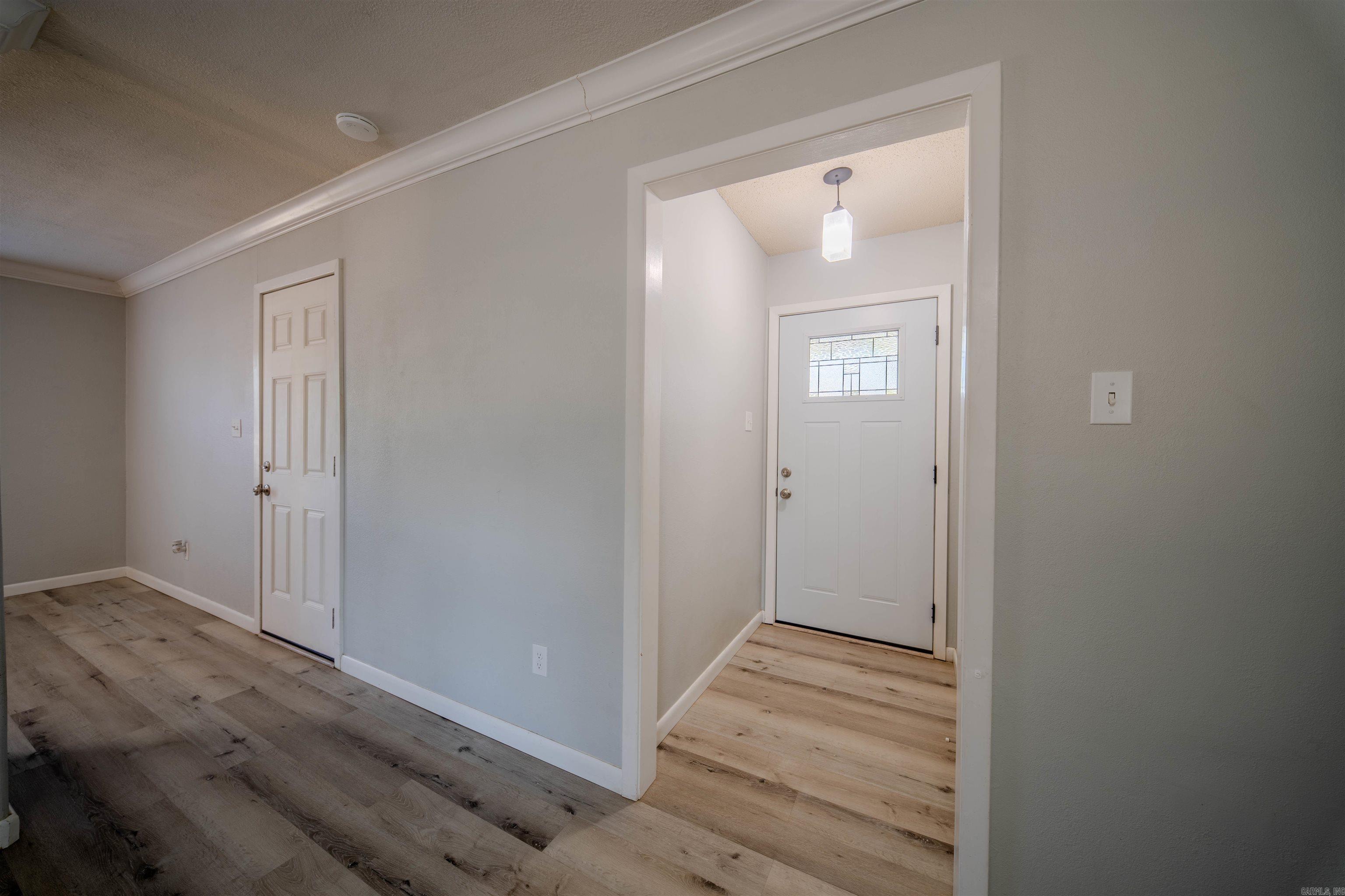 404 E Ingram Street Property Photo 5