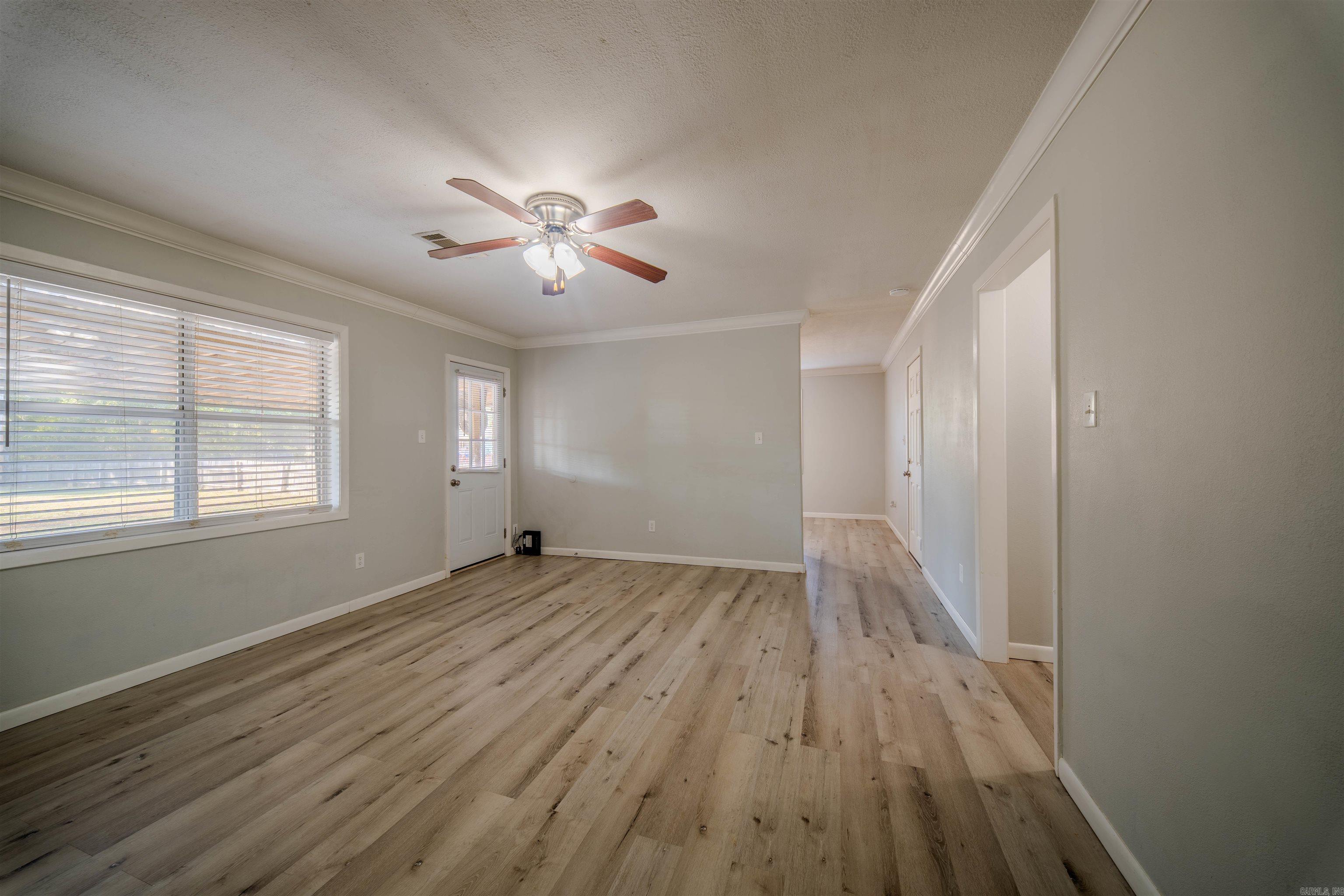 404 E Ingram Street Property Photo 7