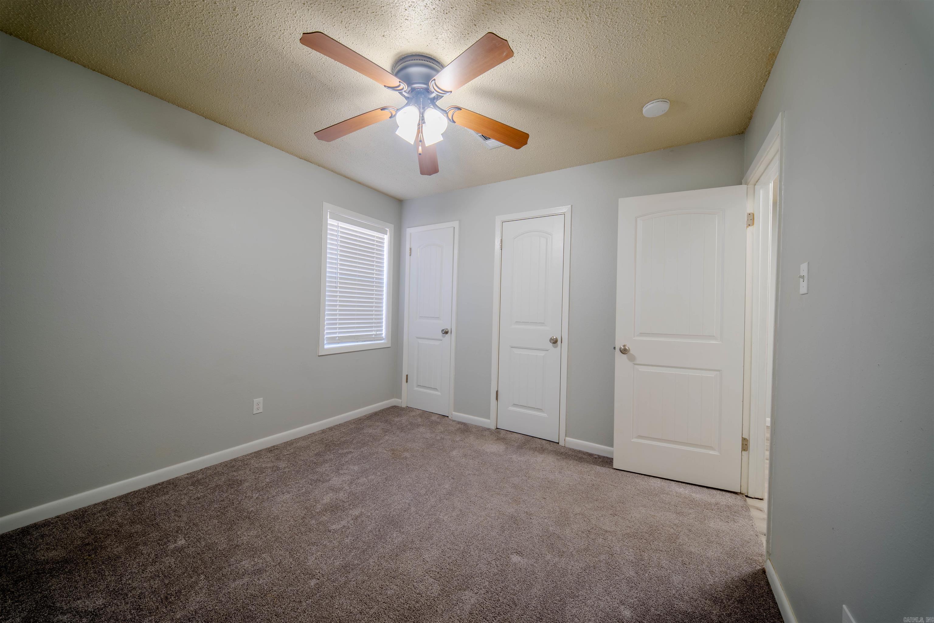 404 E Ingram Street Property Photo 23