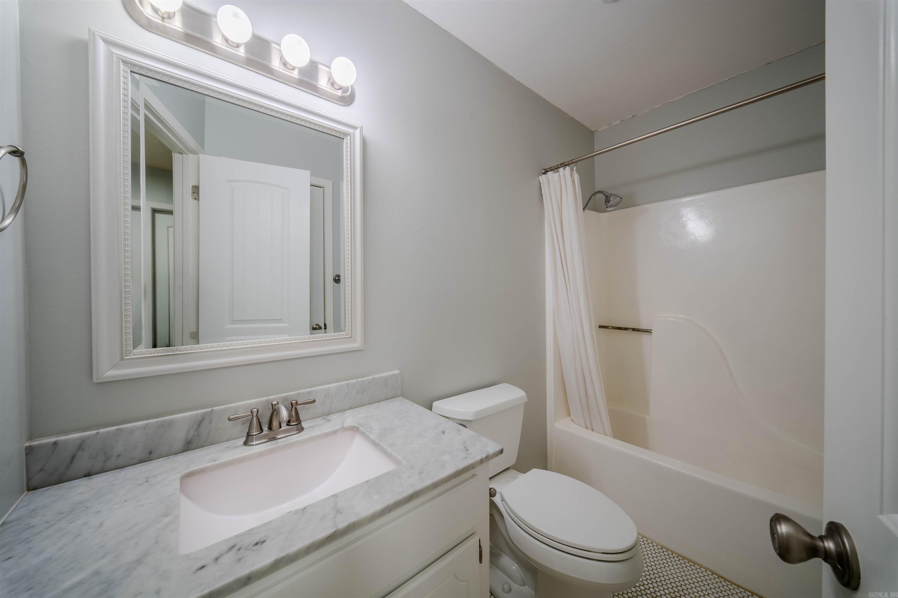 404 E Ingram Street Property Photo 26
