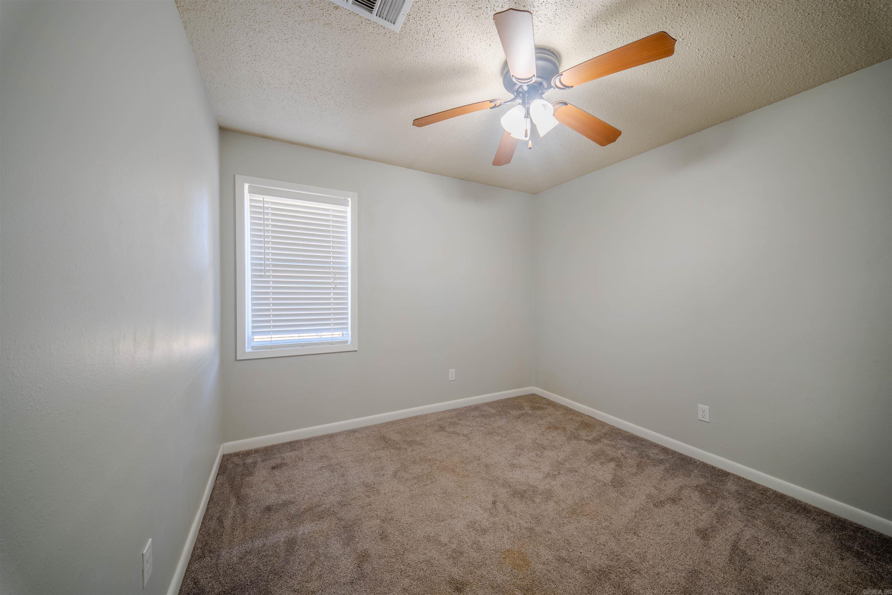 404 E Ingram Street Property Photo 28