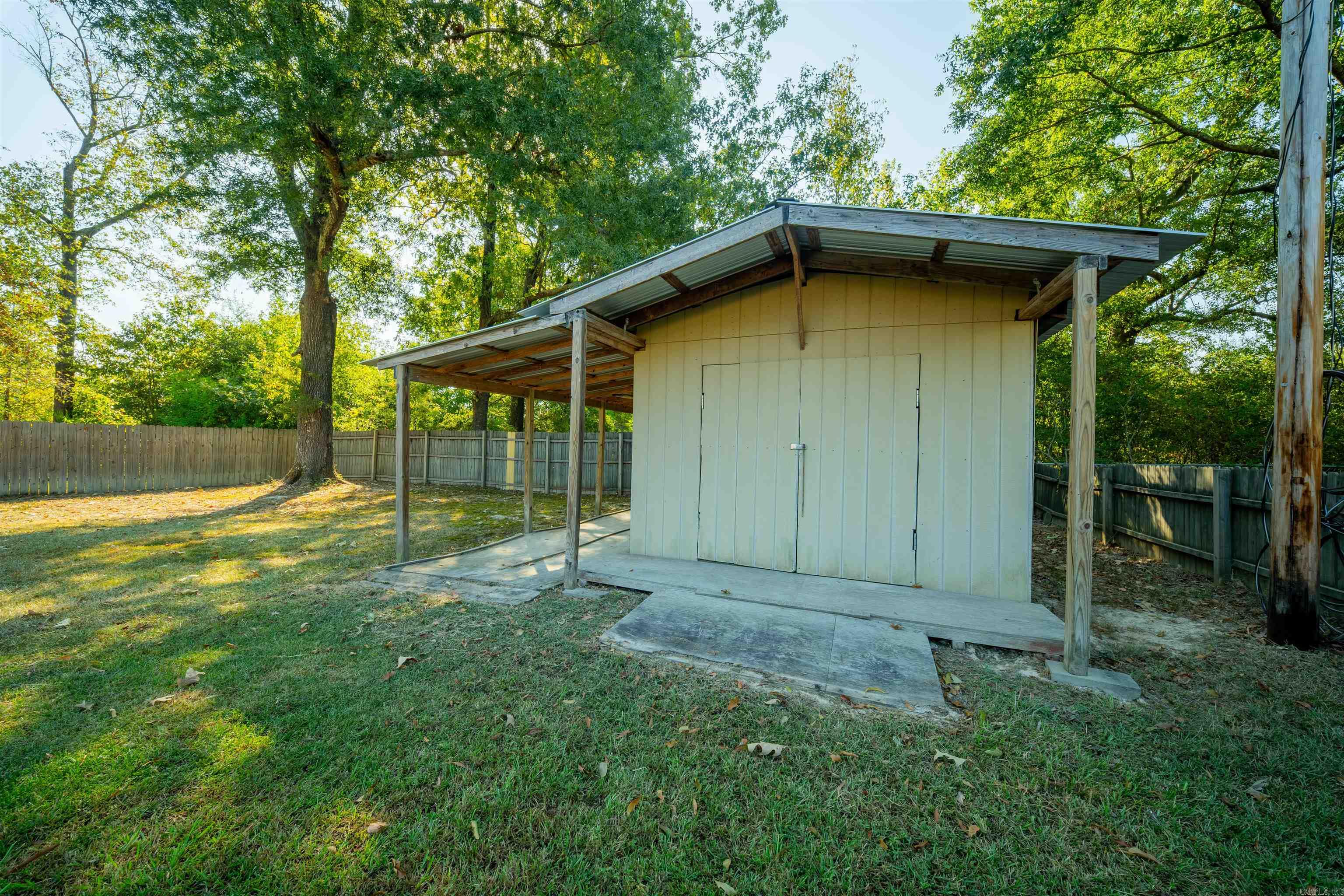 404 E Ingram Street Property Photo 34