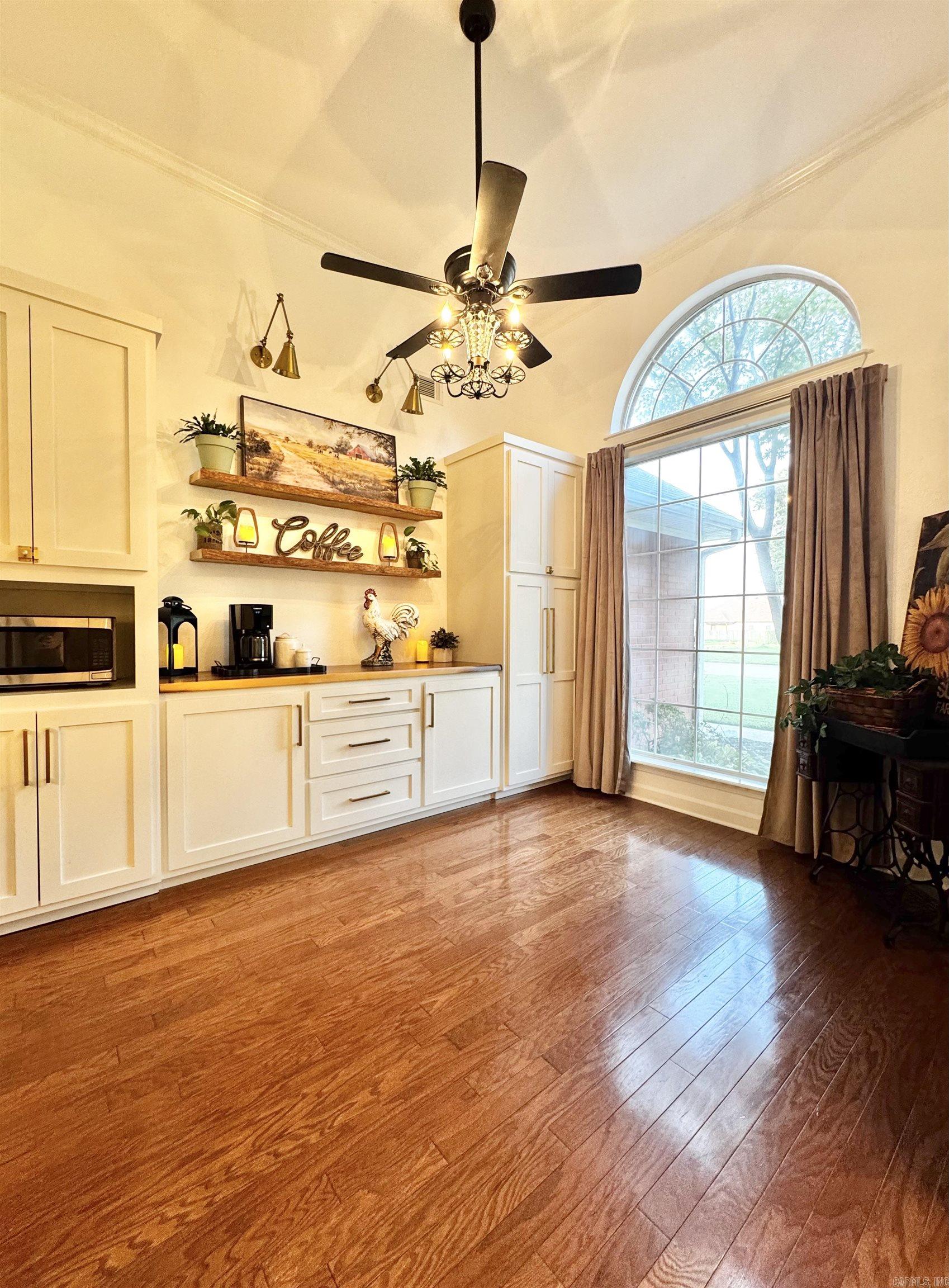 28 Weaver Circle Property Photo 3