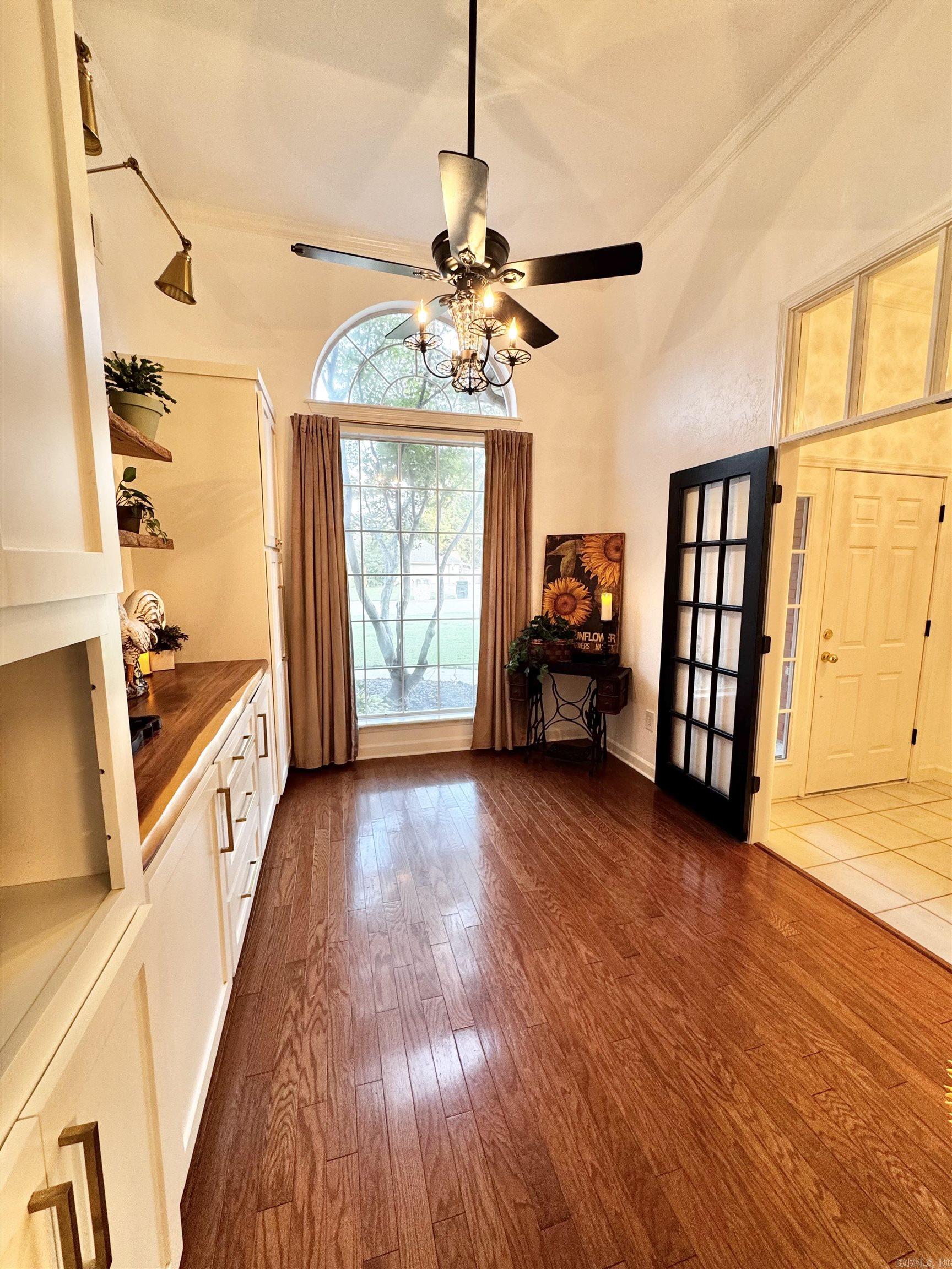 28 Weaver Circle Property Photo 4