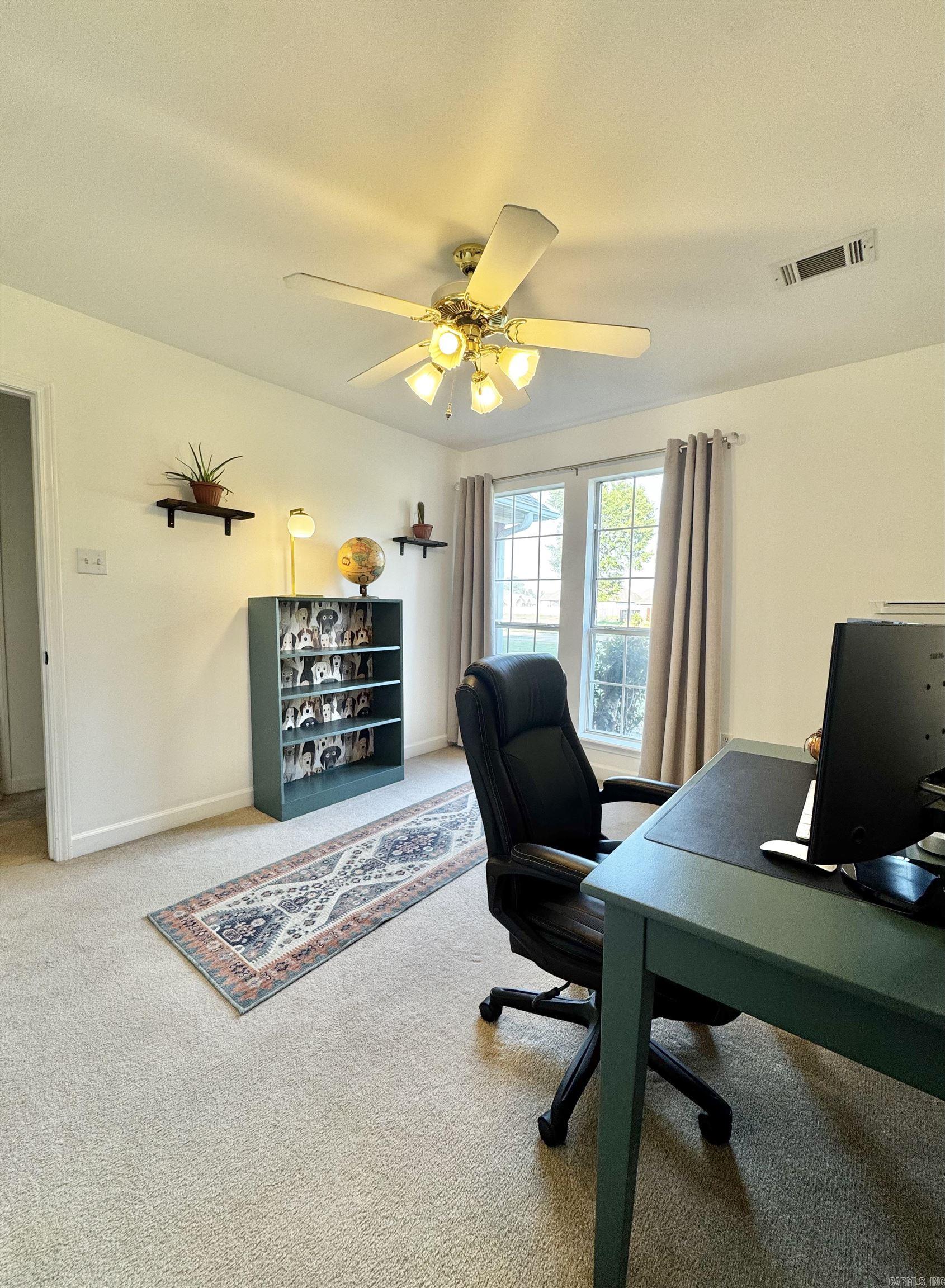 28 Weaver Circle Property Photo 12