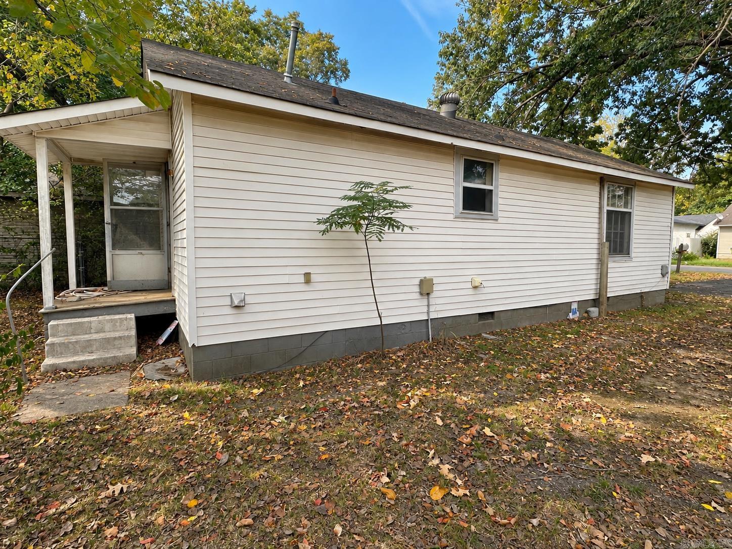 903 N Main Street Property Photo 3