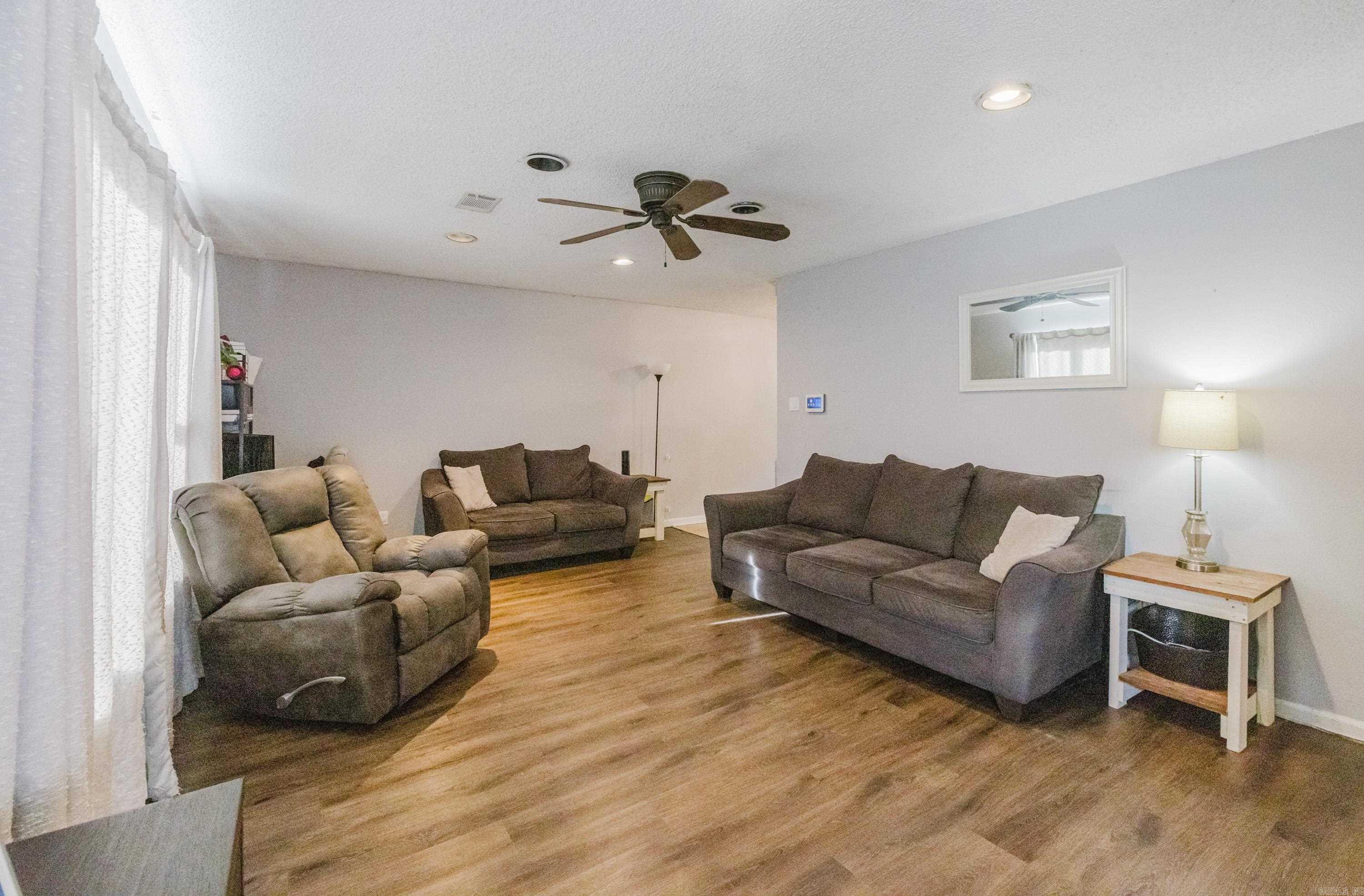 2322 Wright Avenue Property Photo 4