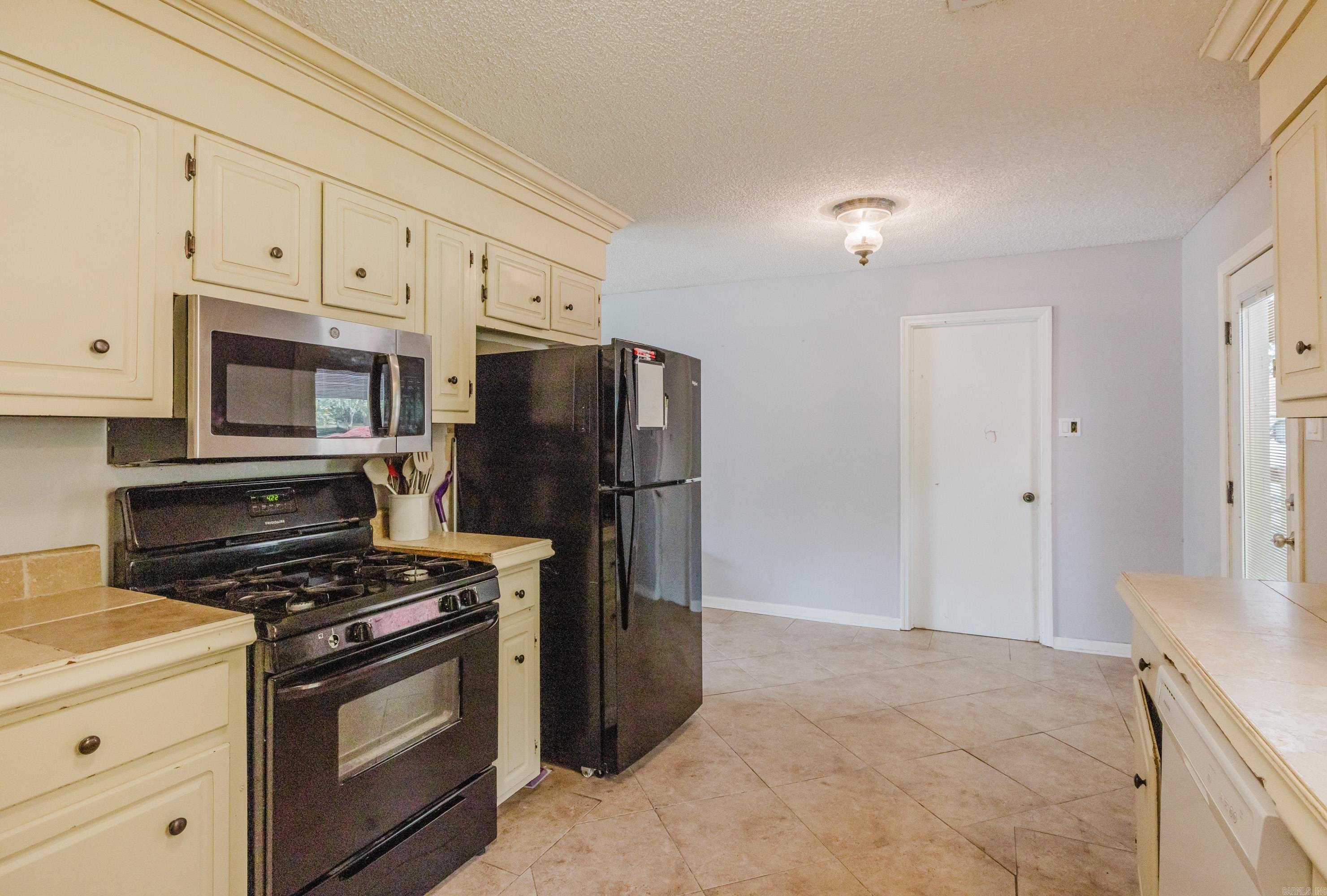 2322 Wright Avenue Property Photo 9