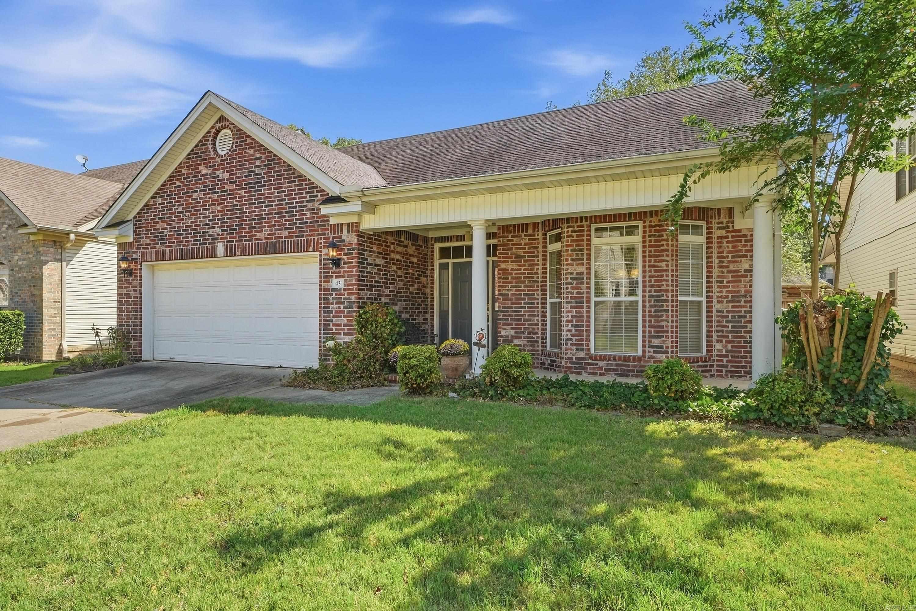 42 Courtside Place Property Photo 2