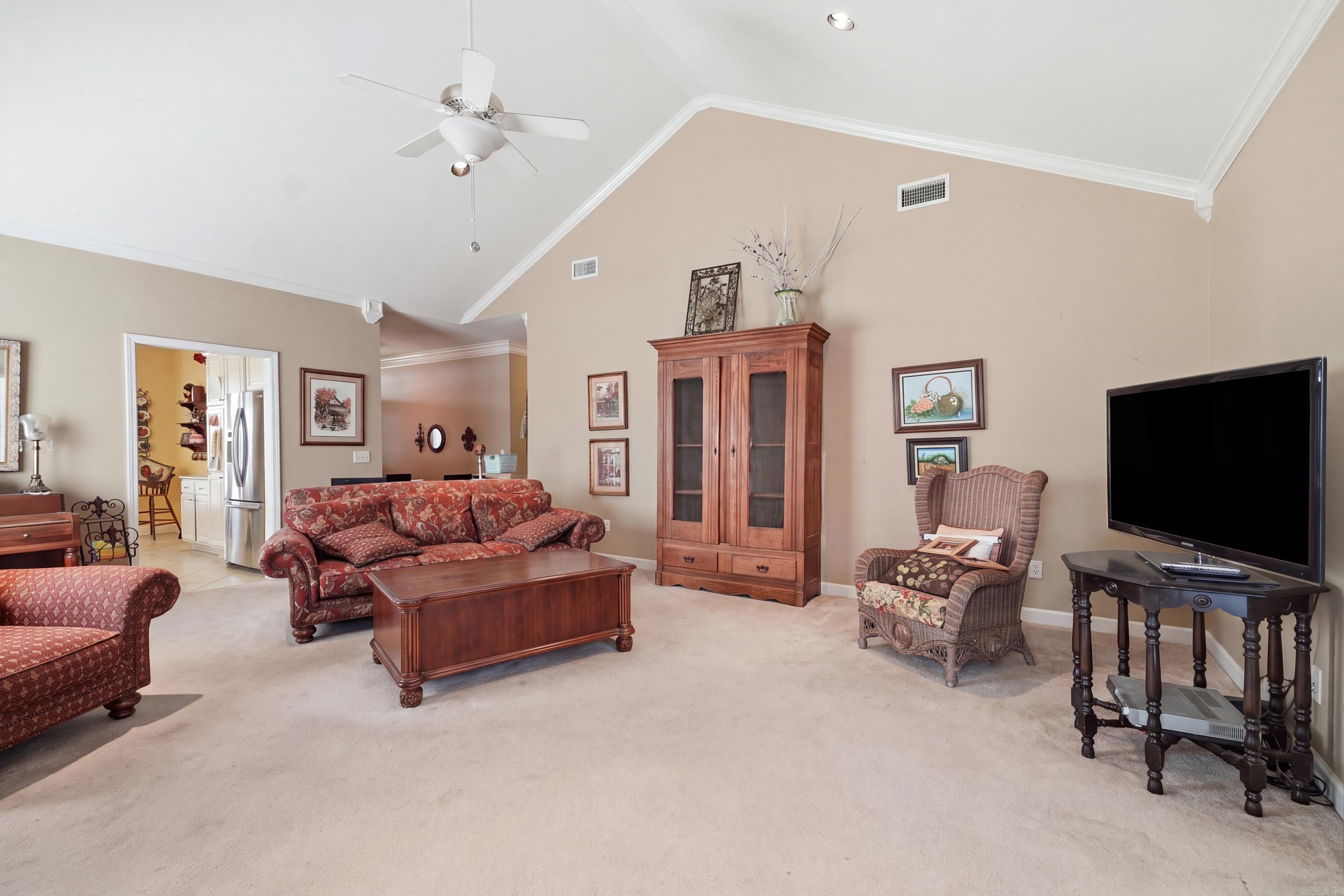 42 Courtside Place Property Photo 5