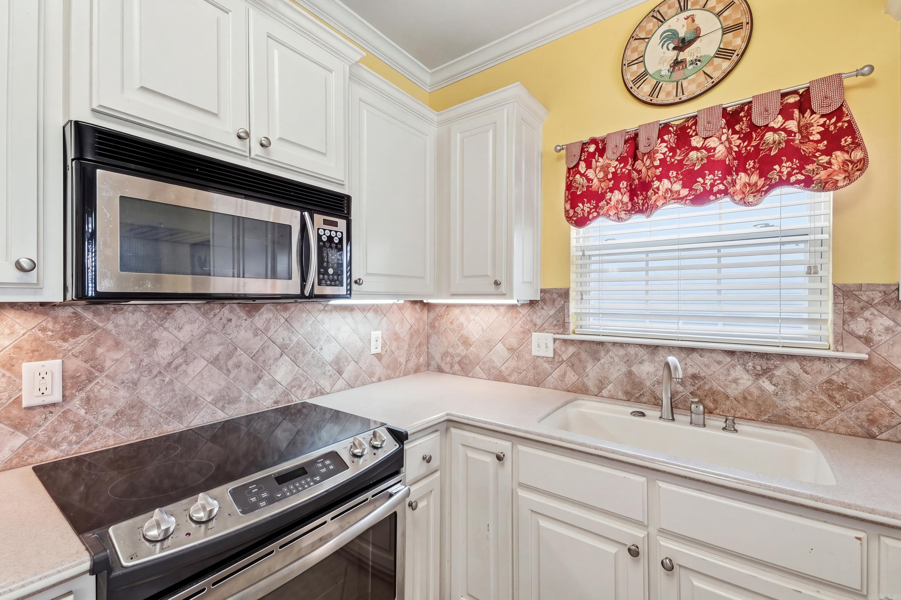 42 Courtside Place Property Photo 8