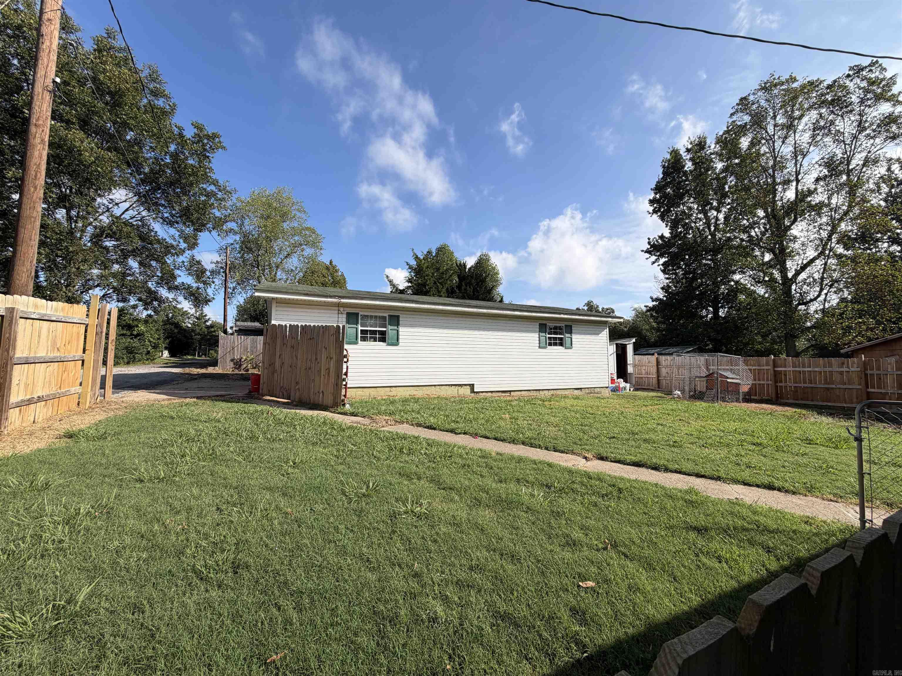 939 W Court Street Property Photo 6