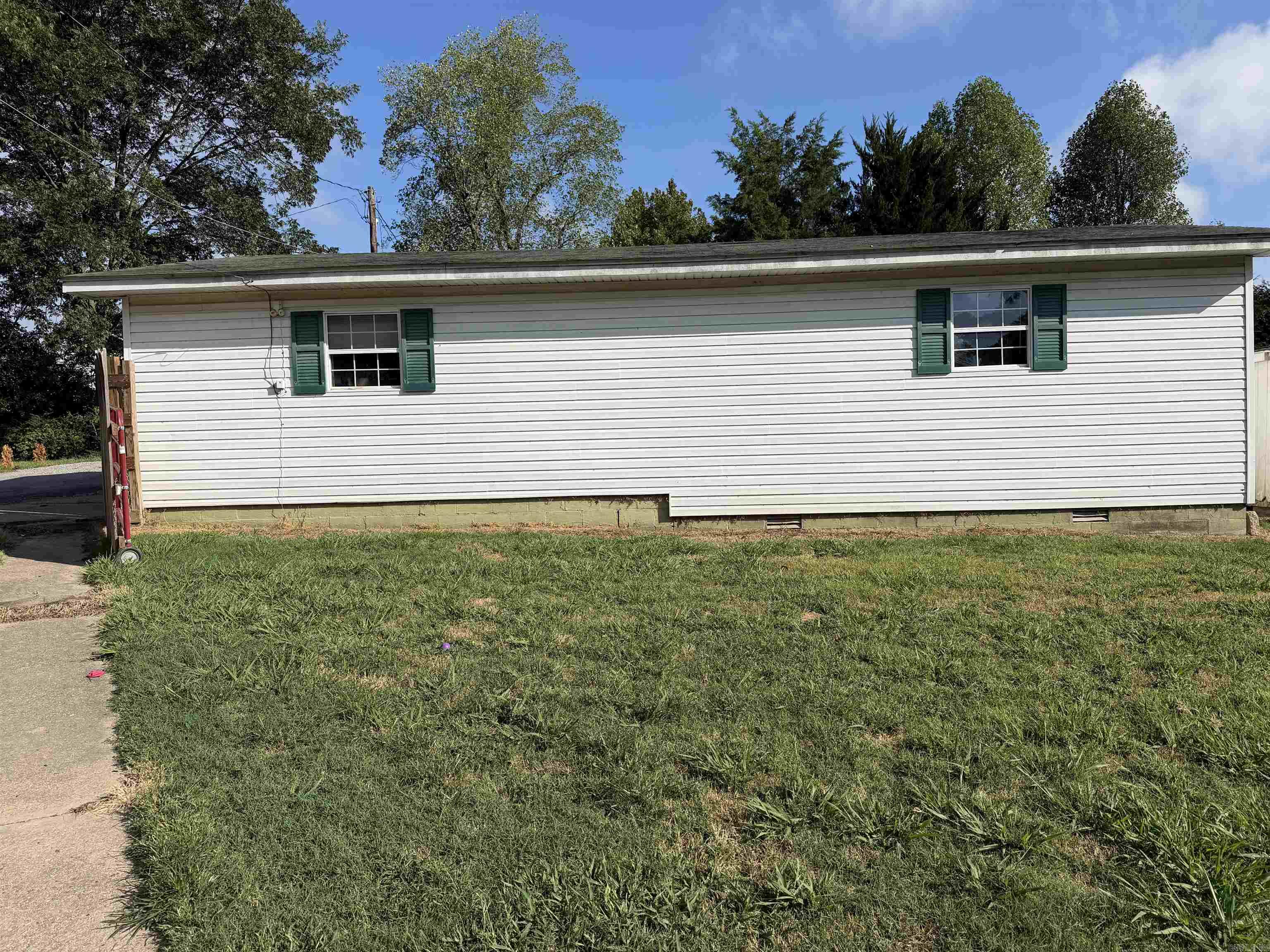 939 W Court Street Property Photo 7