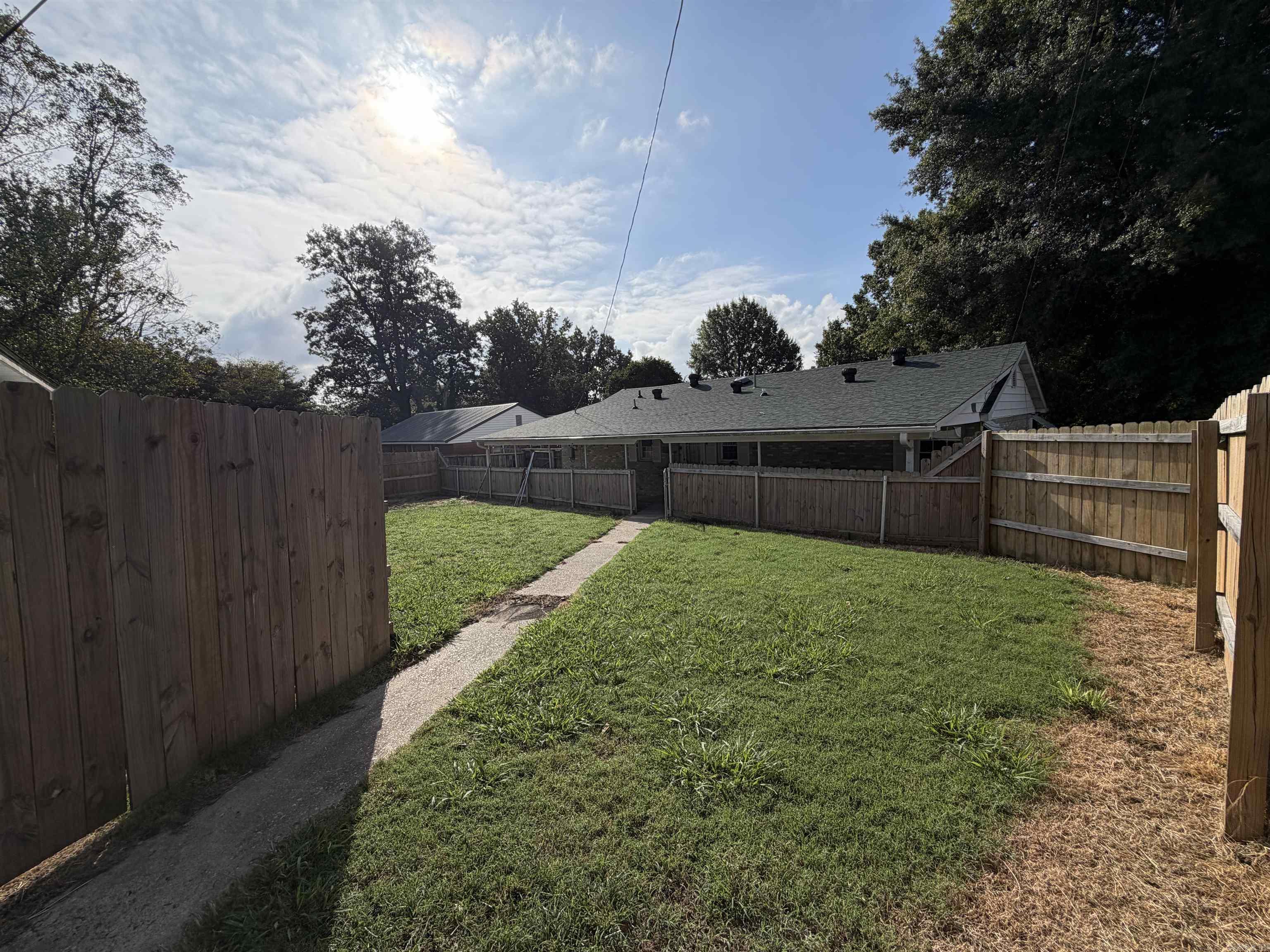939 W Court Street Property Photo 8