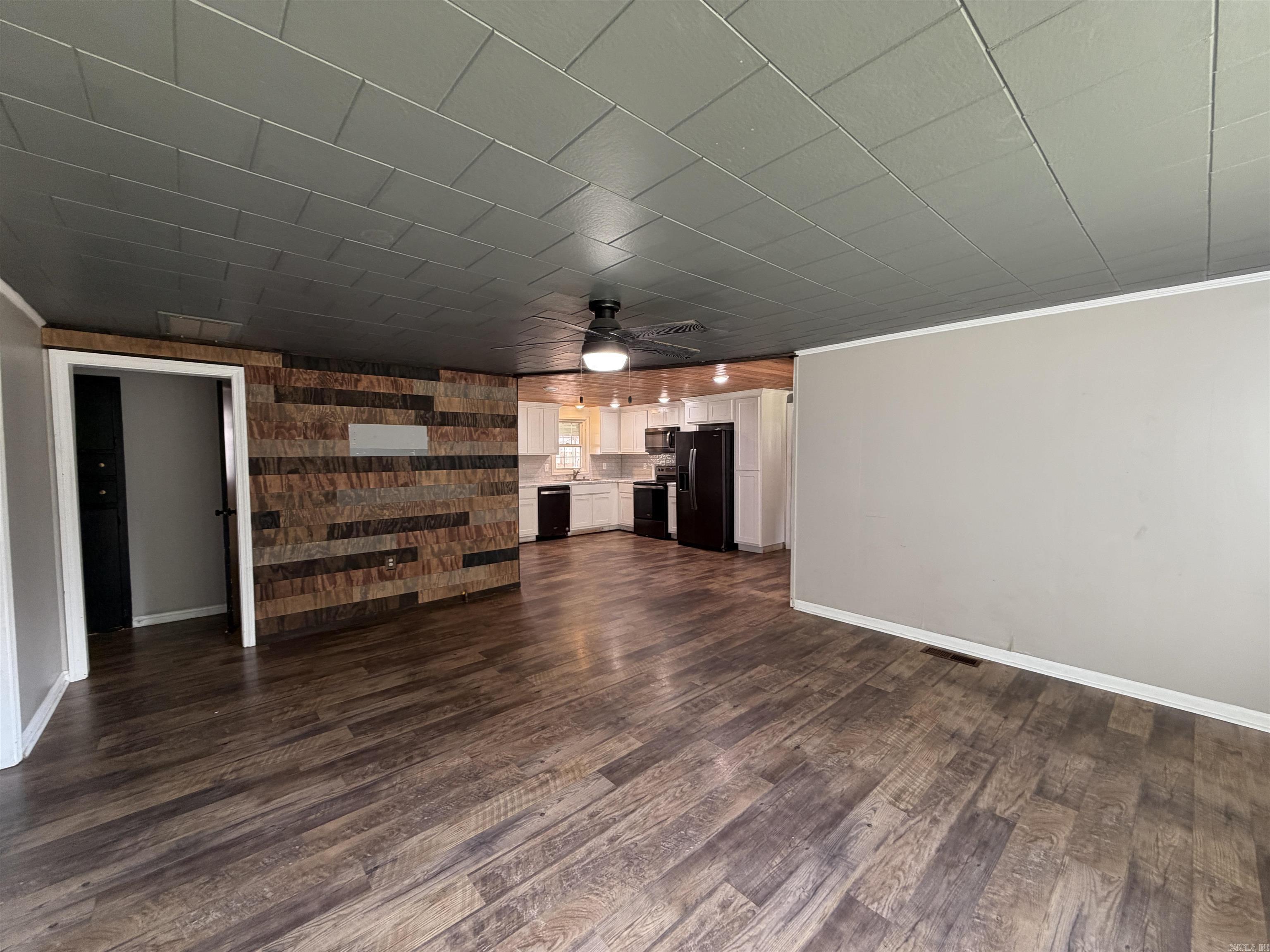 939 W Court Street Property Photo 21