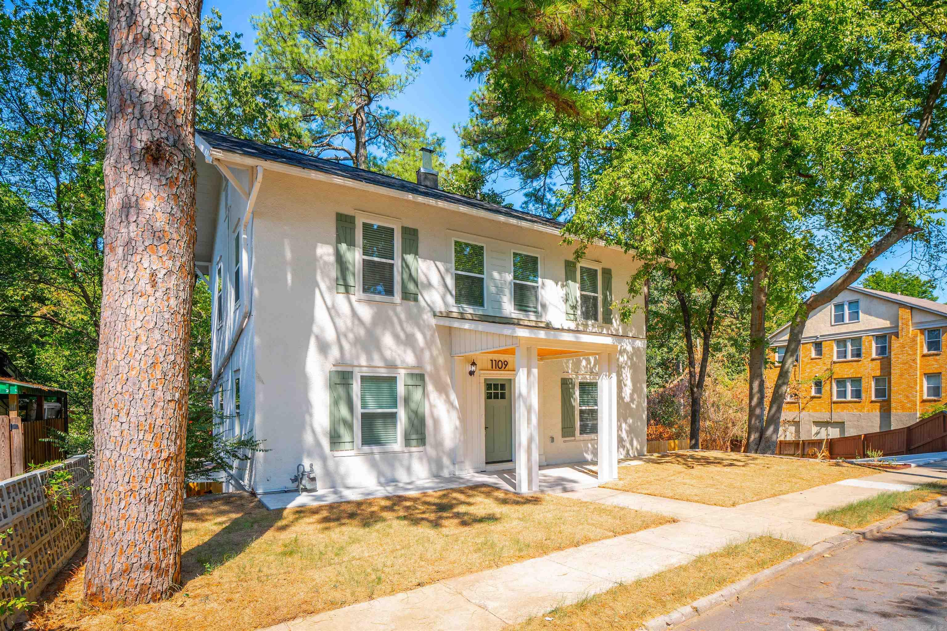 1109 Kavanaugh Boulevard Property Photo 1