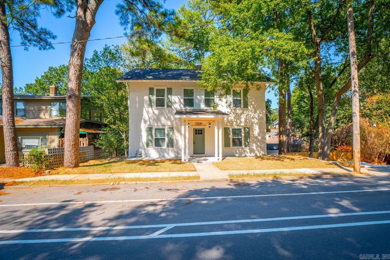 1109 Kavanaugh Boulevard Property Photo 2