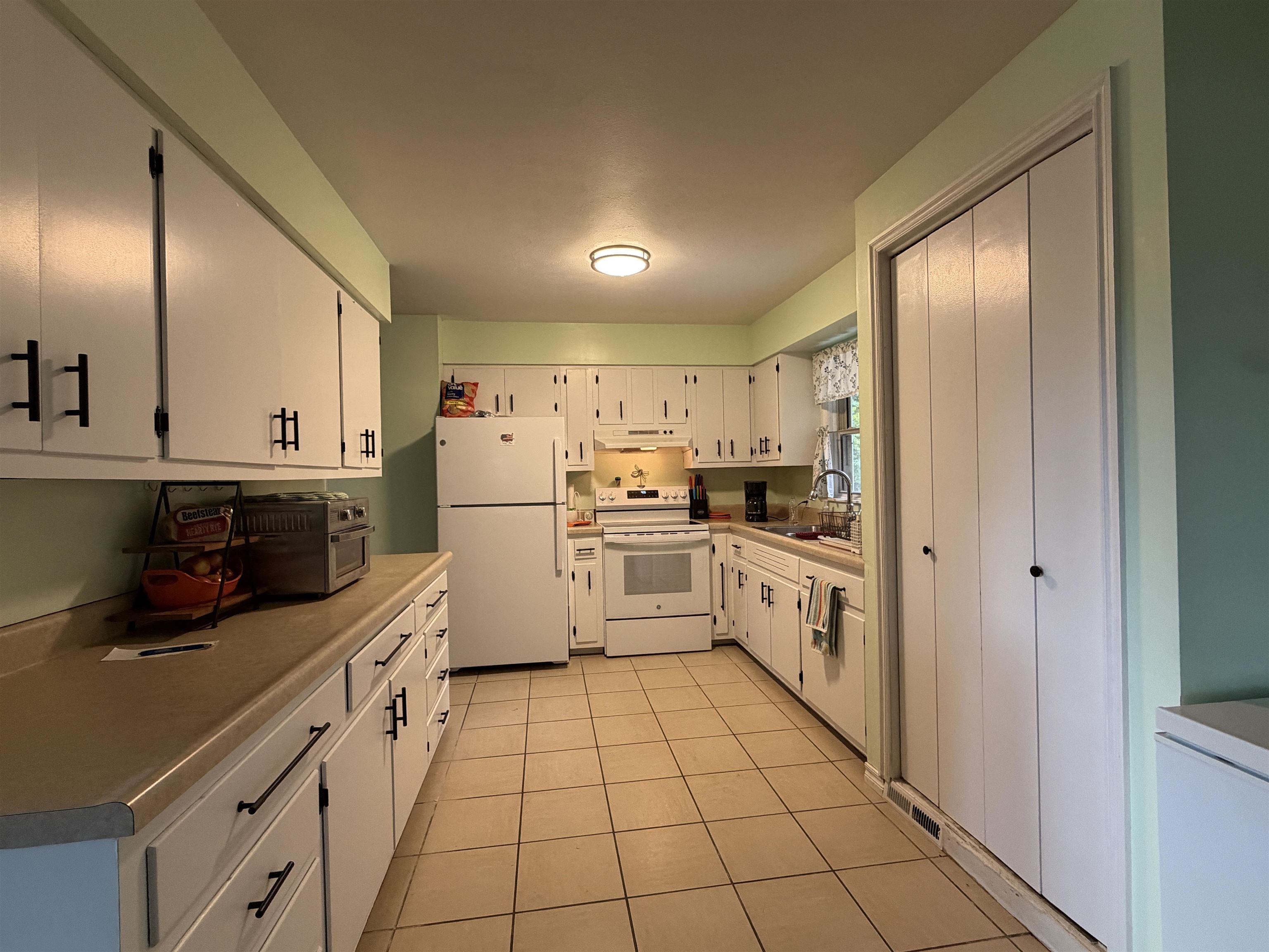 10 Yosemite Drive Property Photo 10