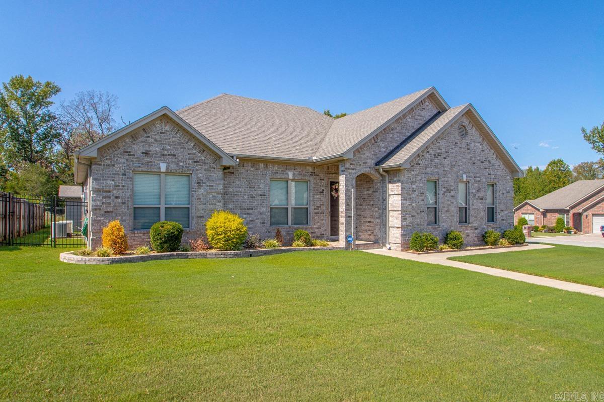 500 Sussix Loop Property Photo 1