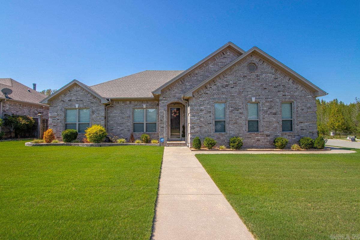500 Sussix Loop Property Photo 2