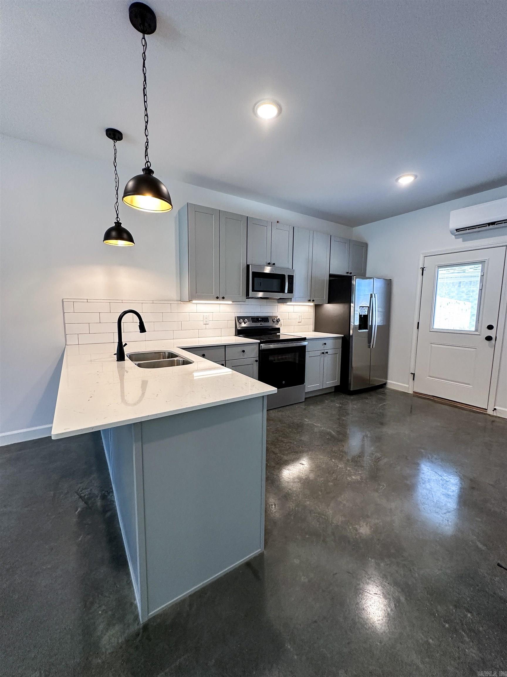 1513 Mary Kay Boulevard Property Photo 6