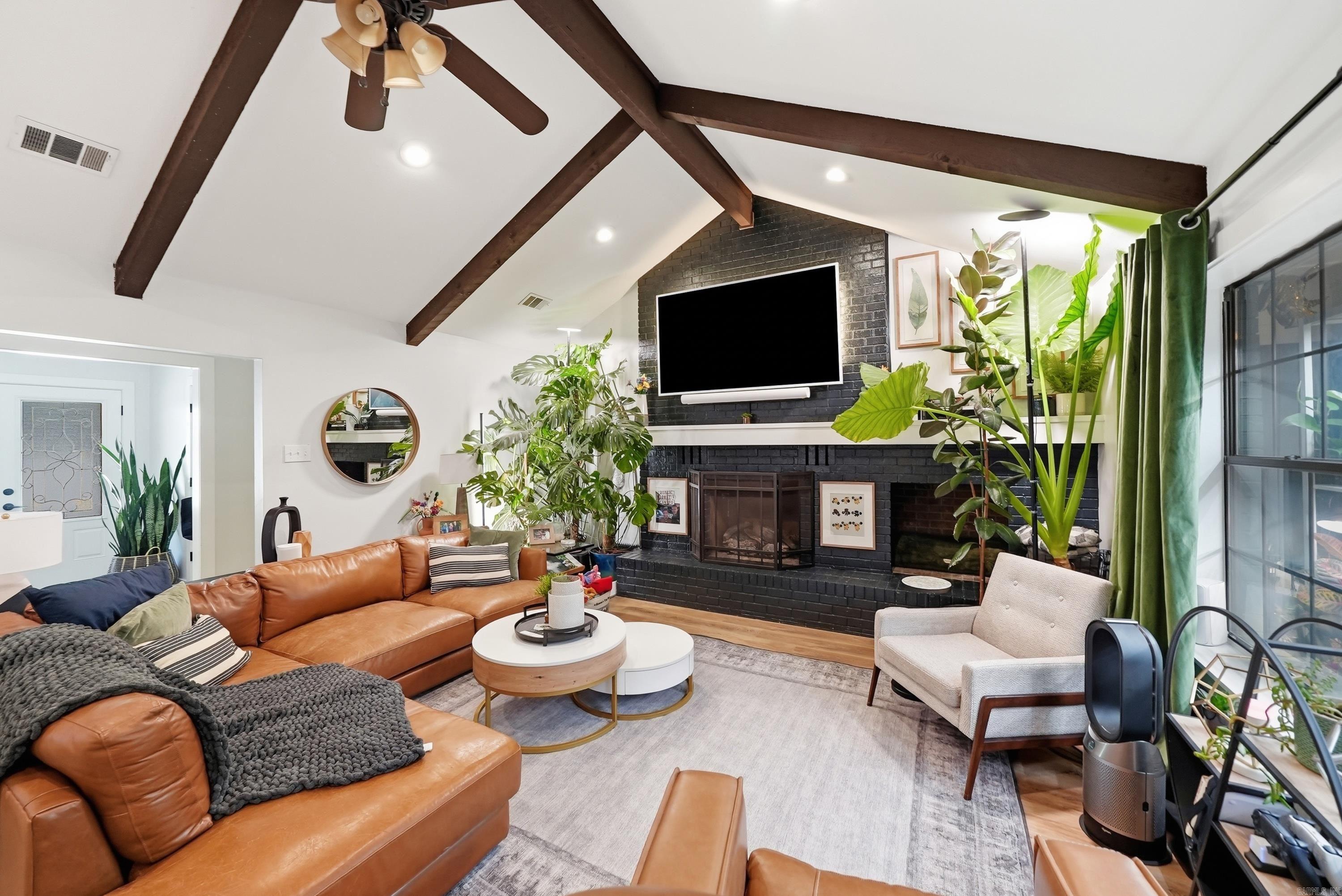 7 Woodbridge Drive Property Photo 8