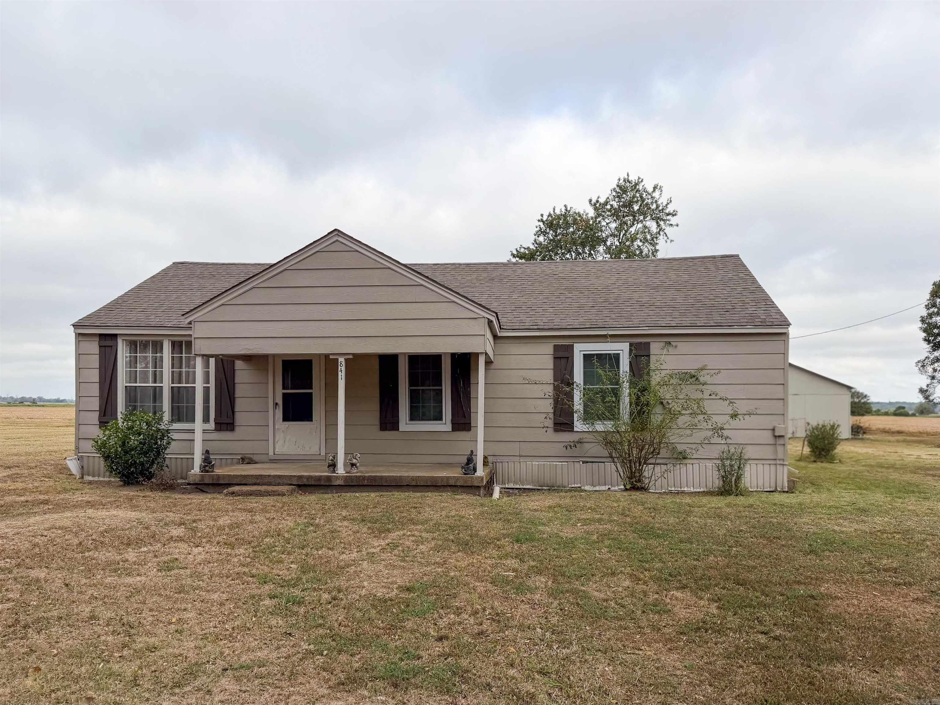 841 Highway 75 Property Photo 1