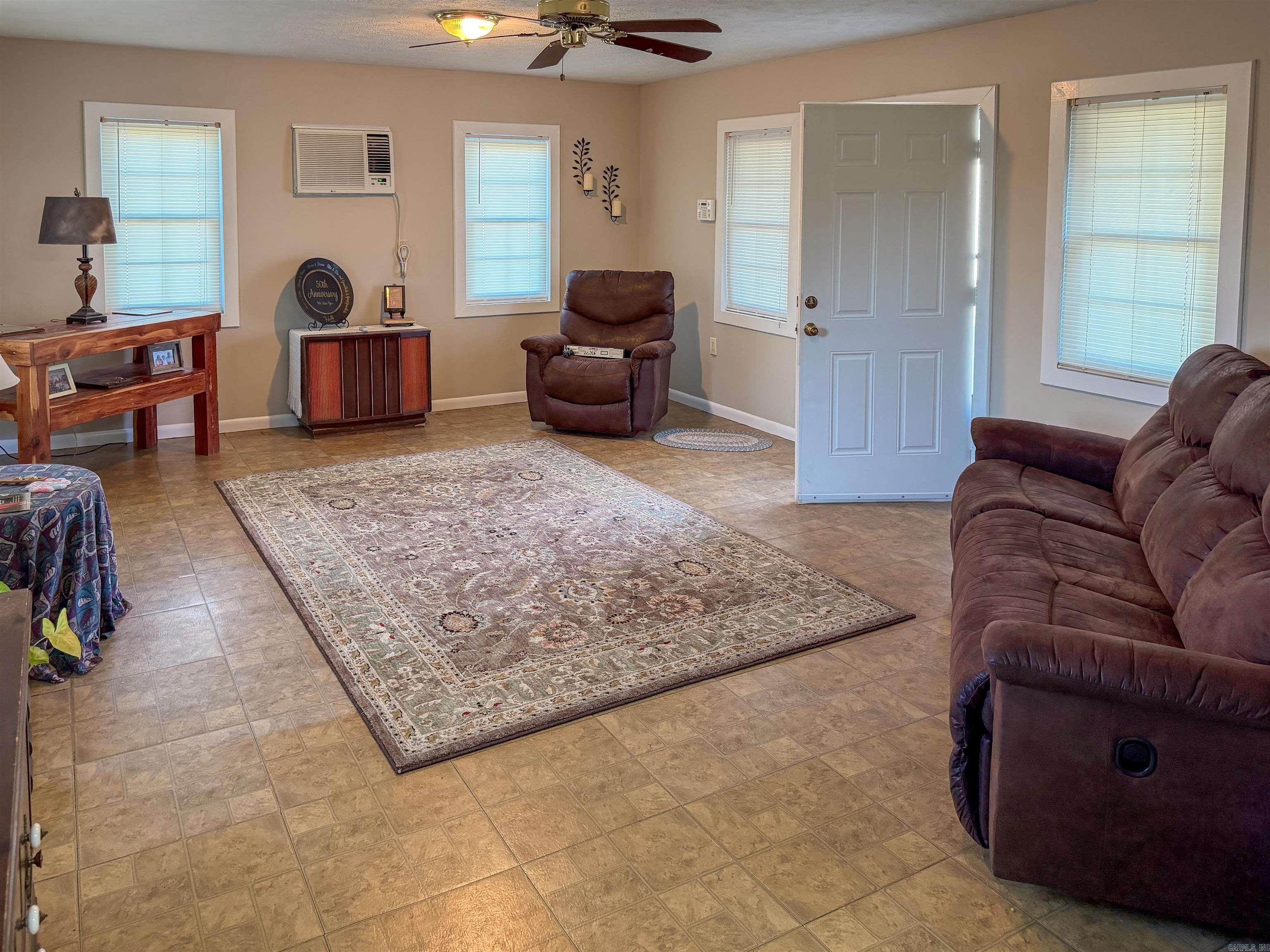 841 Highway 75 Property Photo 2