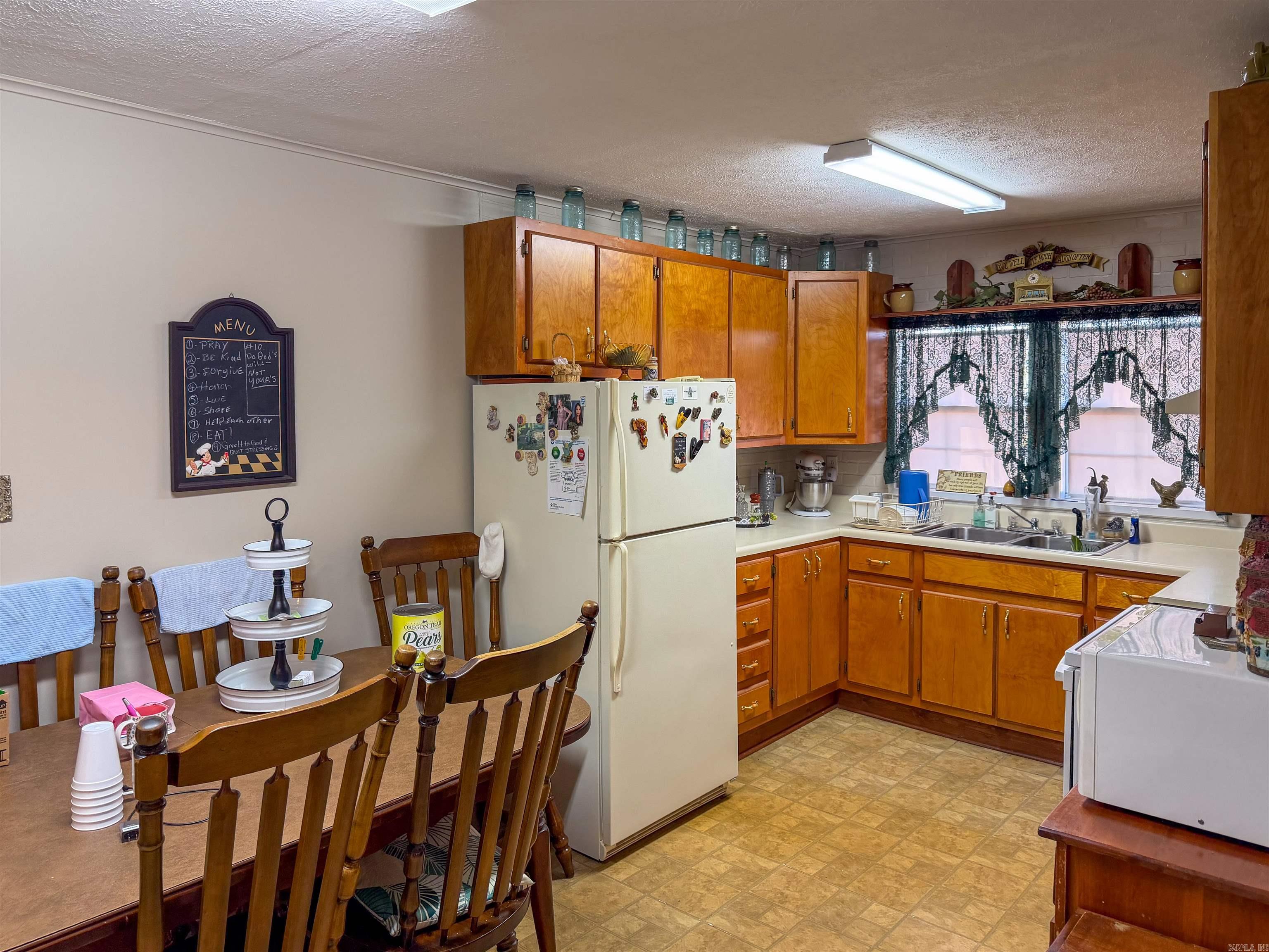 841 Highway 75 Property Photo 4
