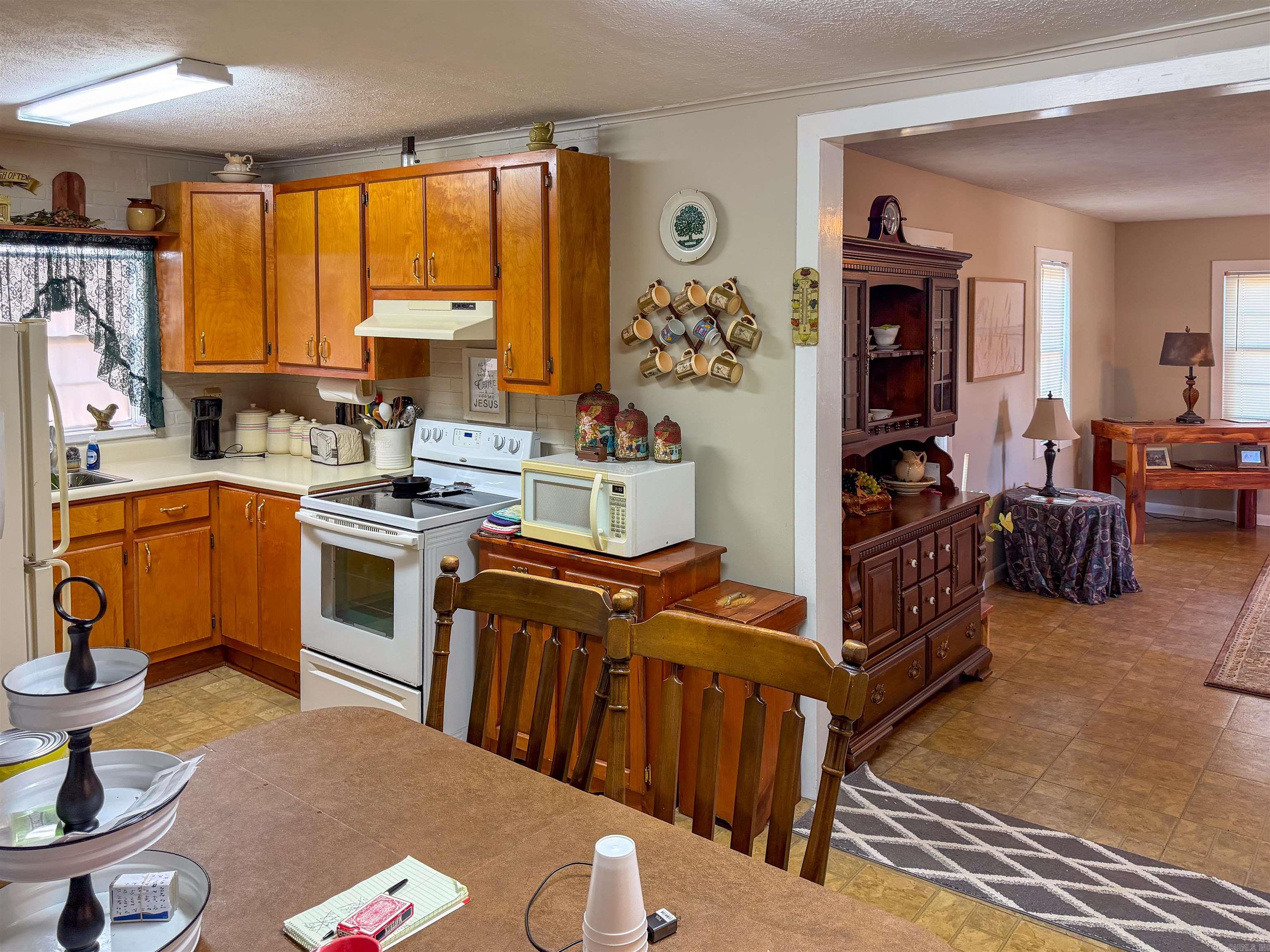 841 Highway 75 Property Photo 7