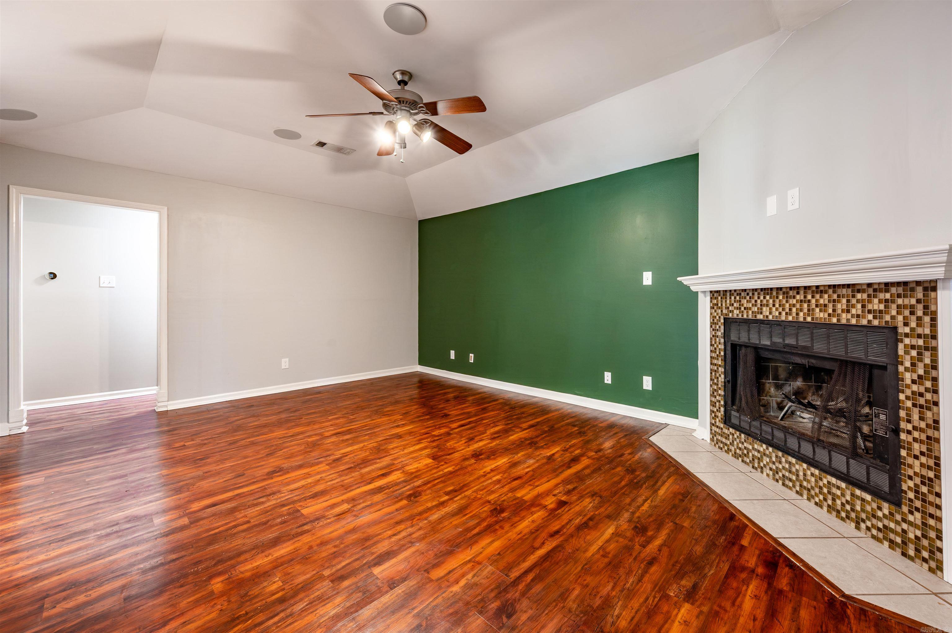 125 Spring Oak Drive Property Photo 6