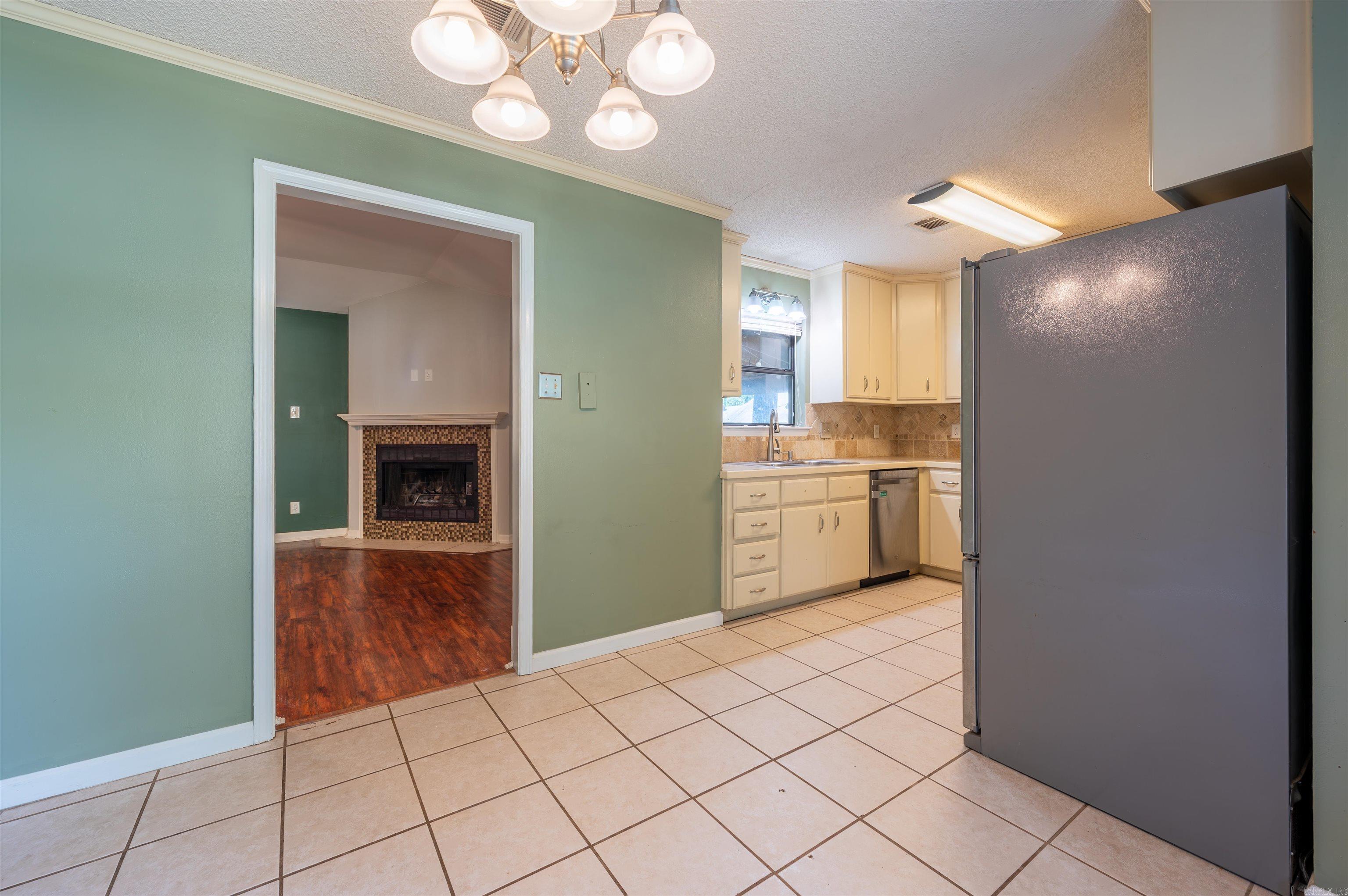 125 Spring Oak Drive Property Photo 7