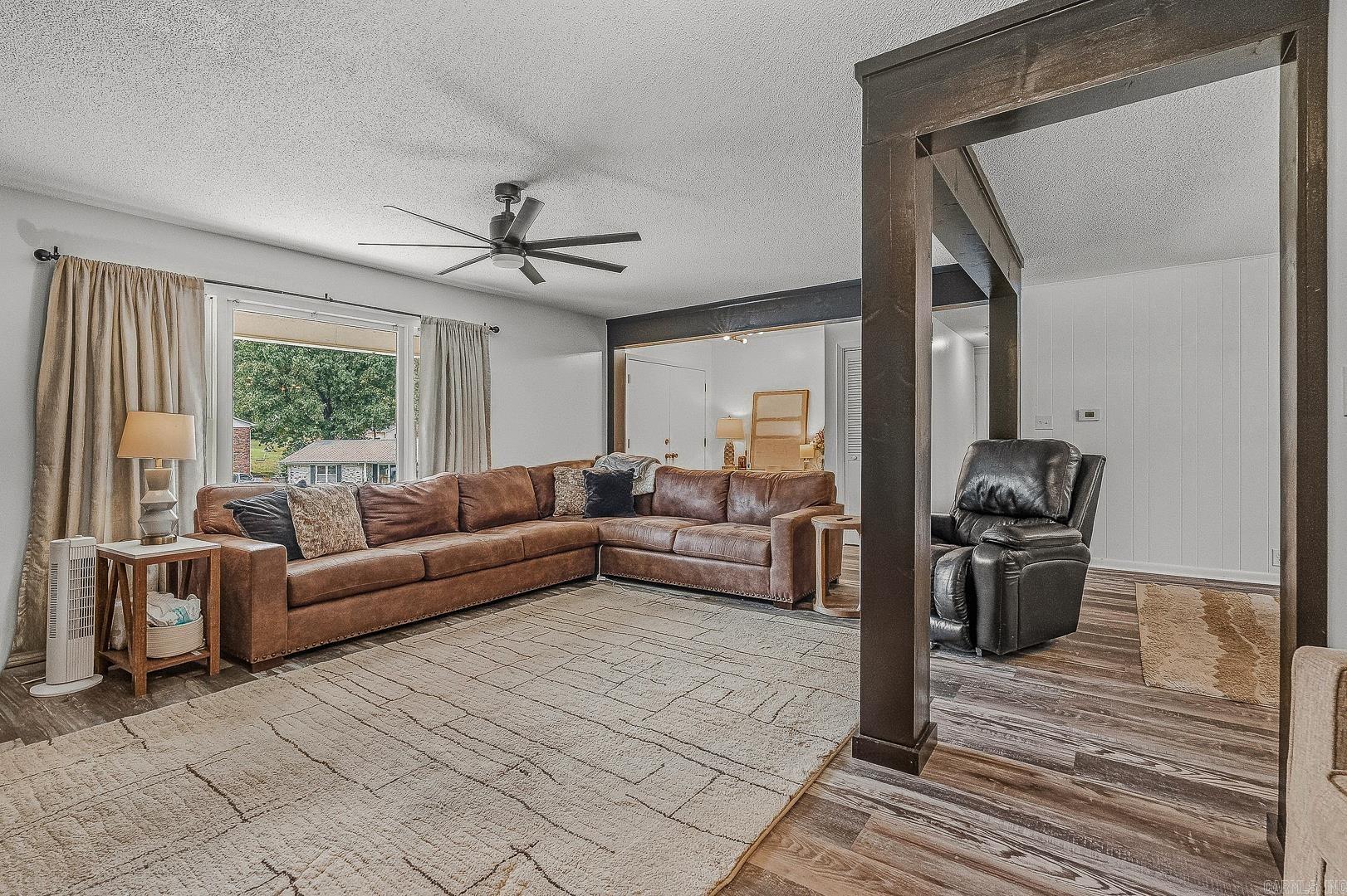 1509 Crestview Drive Property Photo 9