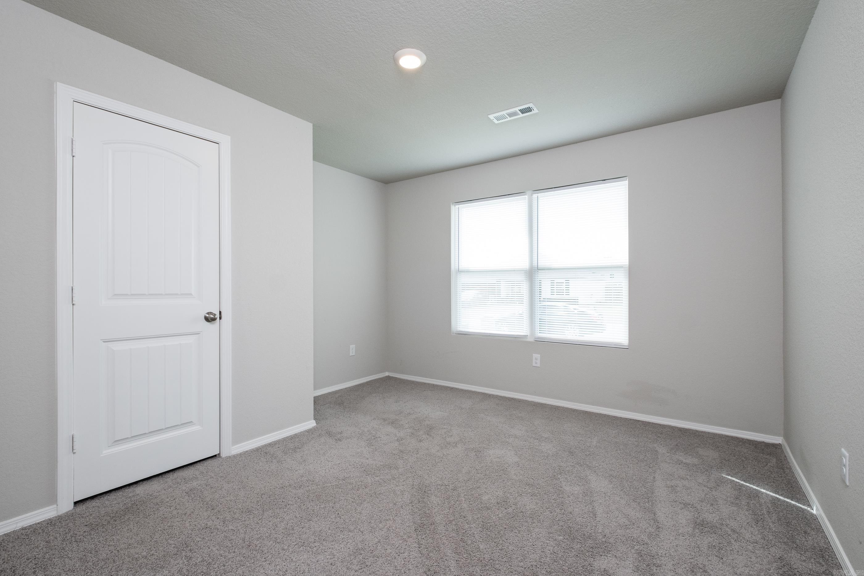 27 Curly Leaf Lane Property Photo 21