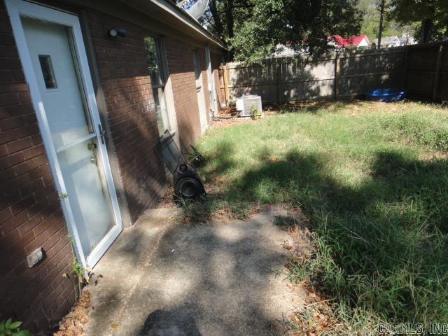 1190 Elsie Street Property Photo 5