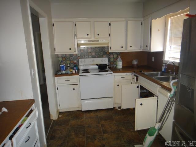 1190 Elsie Street Property Photo 8