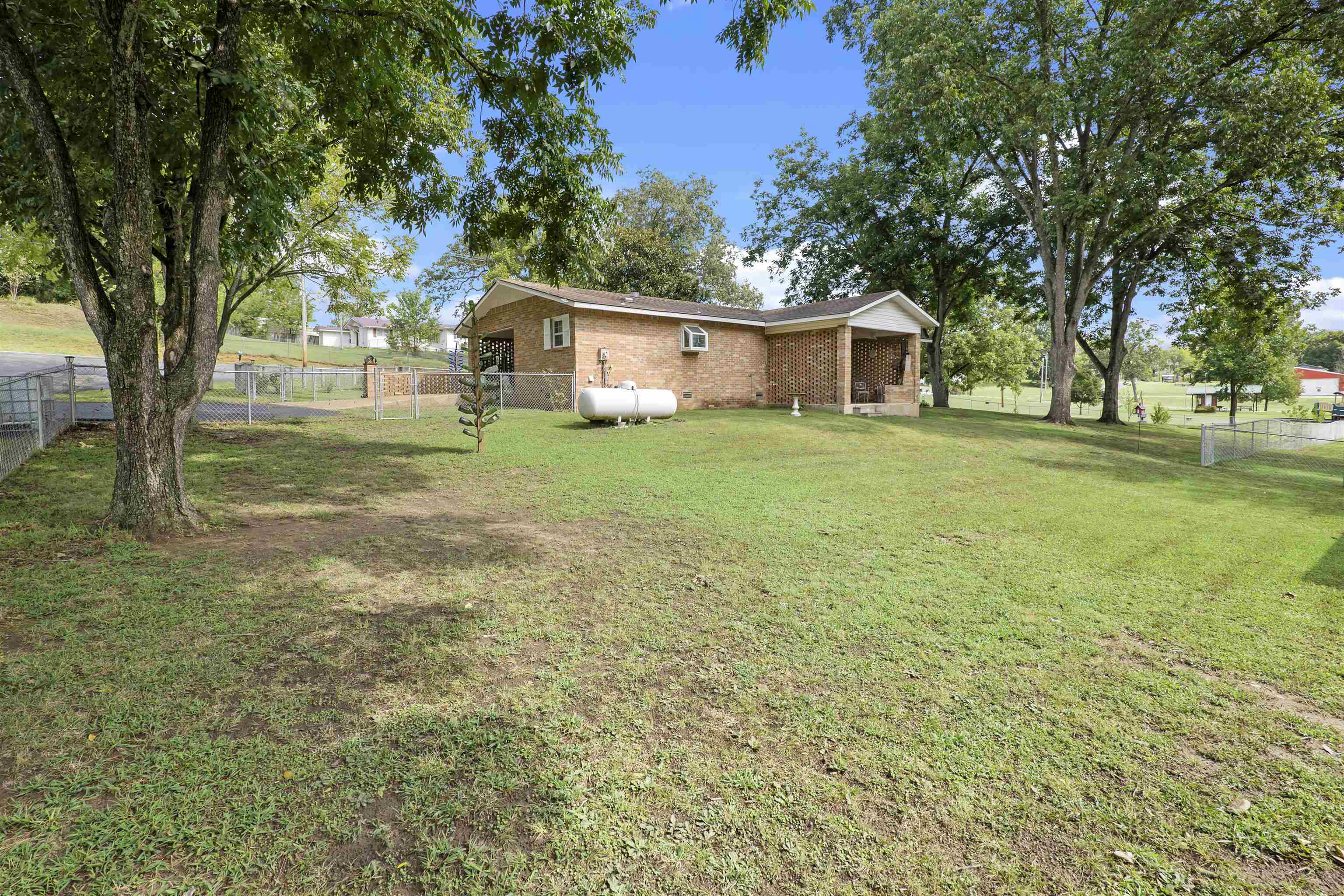 215 W Main Street Property Photo 33