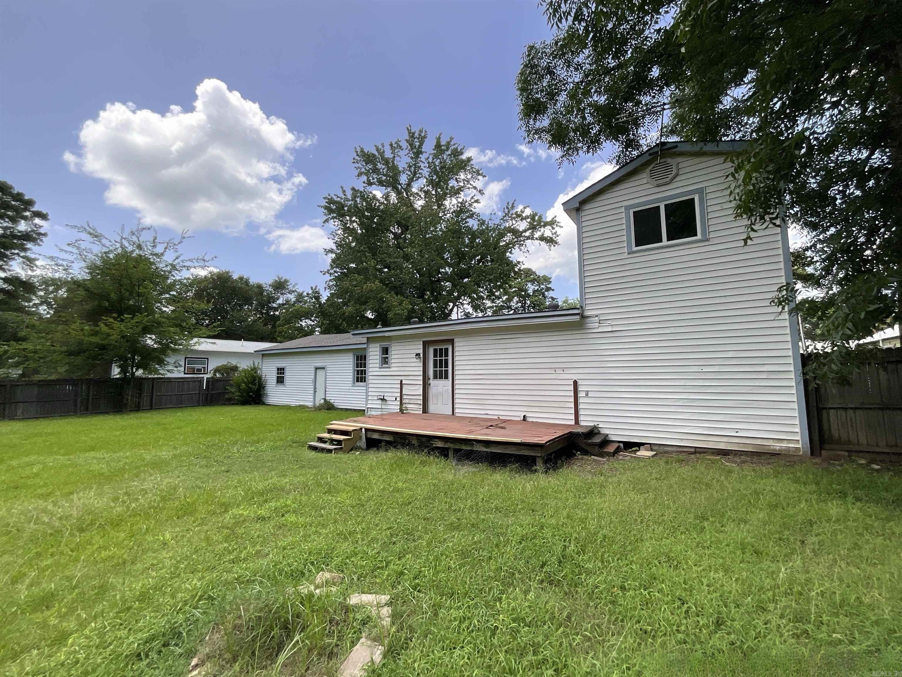 308 E Douglas Property Photo 18