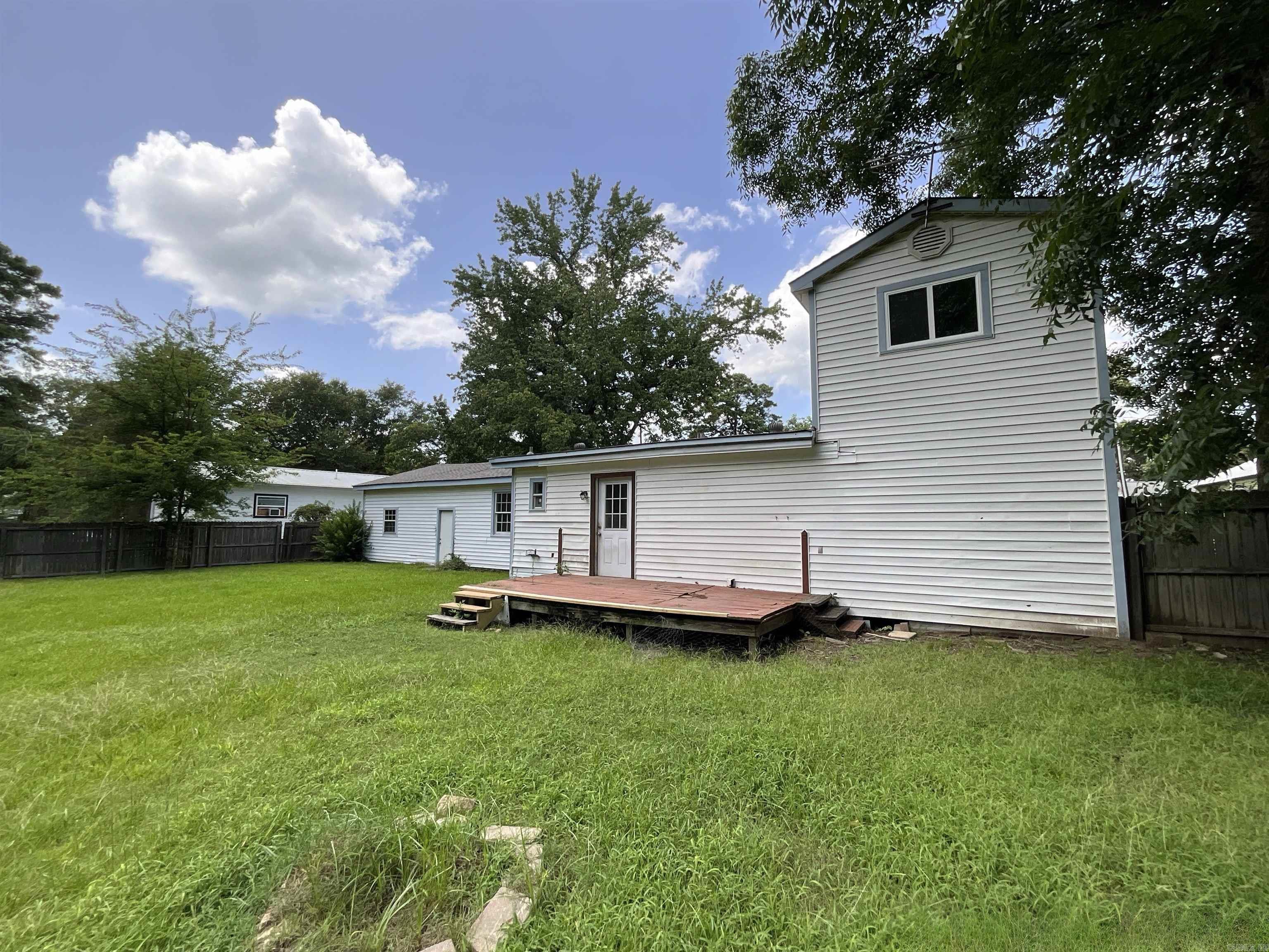 308 E Douglas Property Photo 19