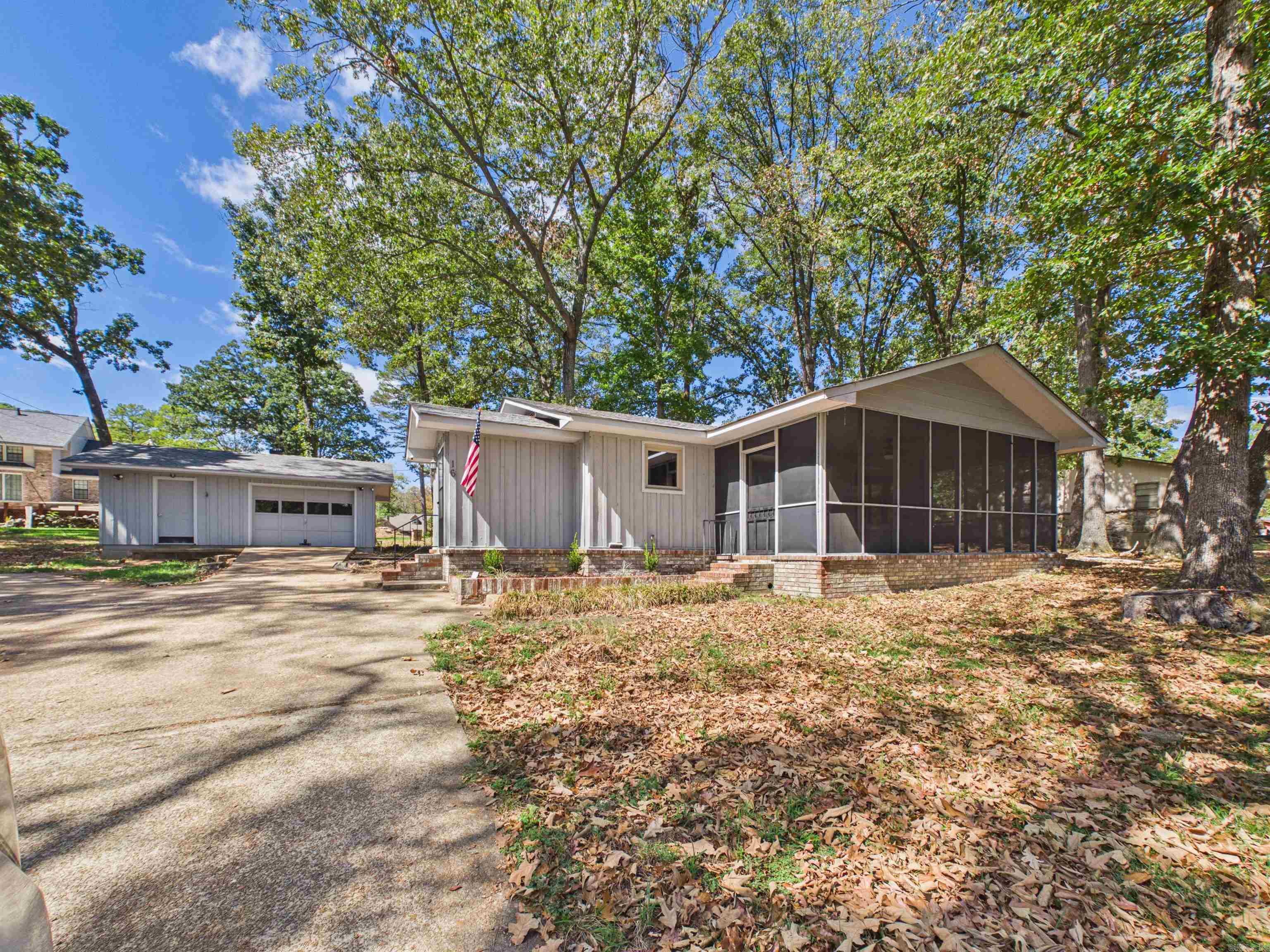 16 Redbird Dr Property Photo 1