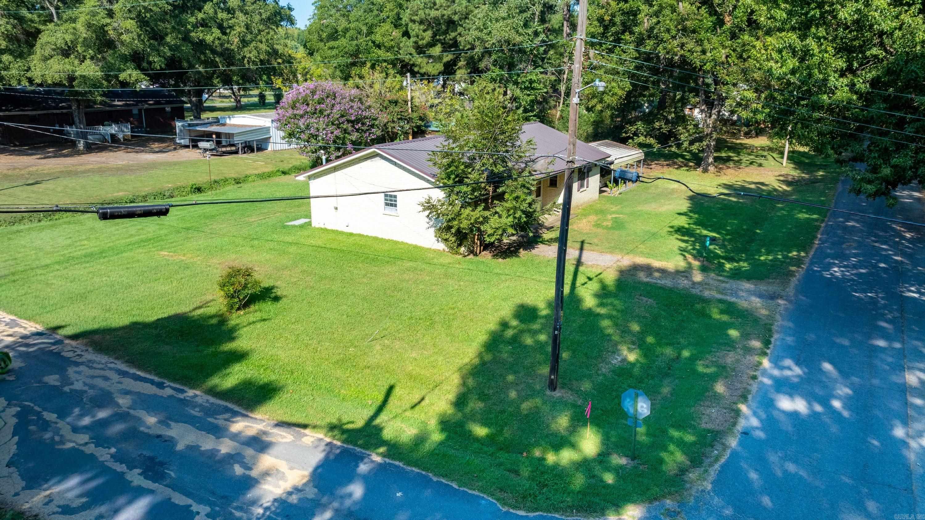 402 W Barnett Street Property Photo 3