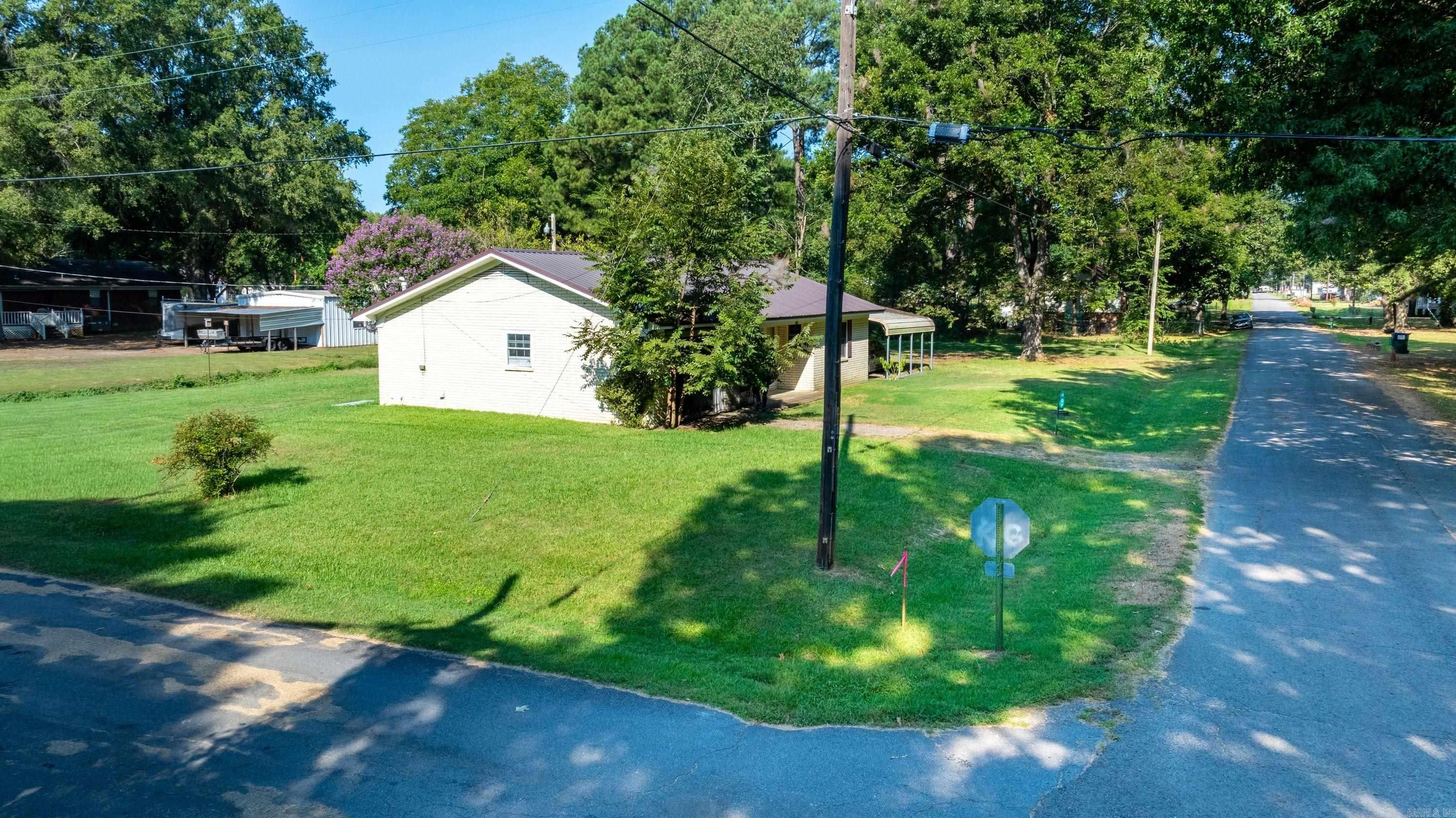 402 W Barnett Street Property Photo 4