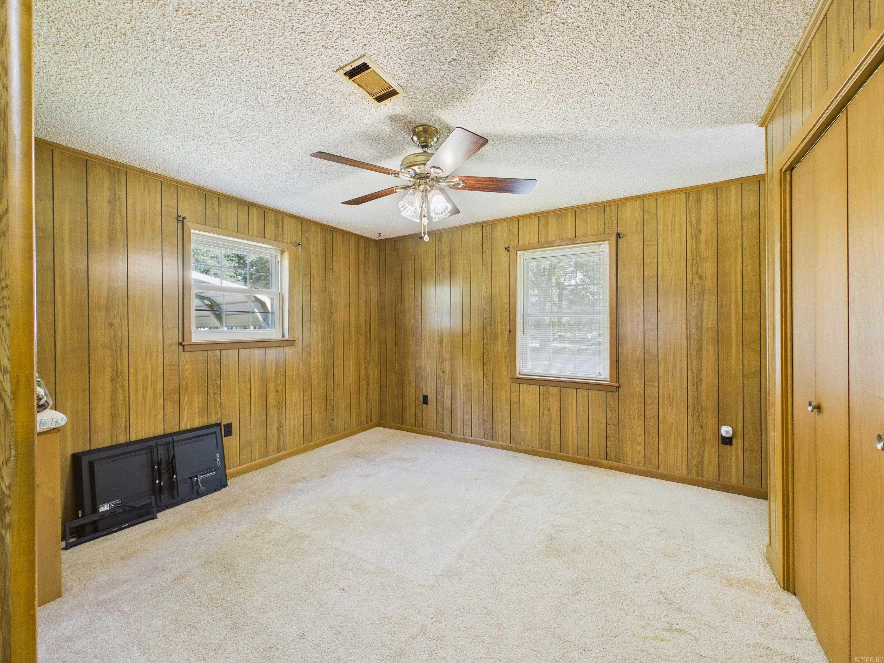 402 W Barnett Street Property Photo 14