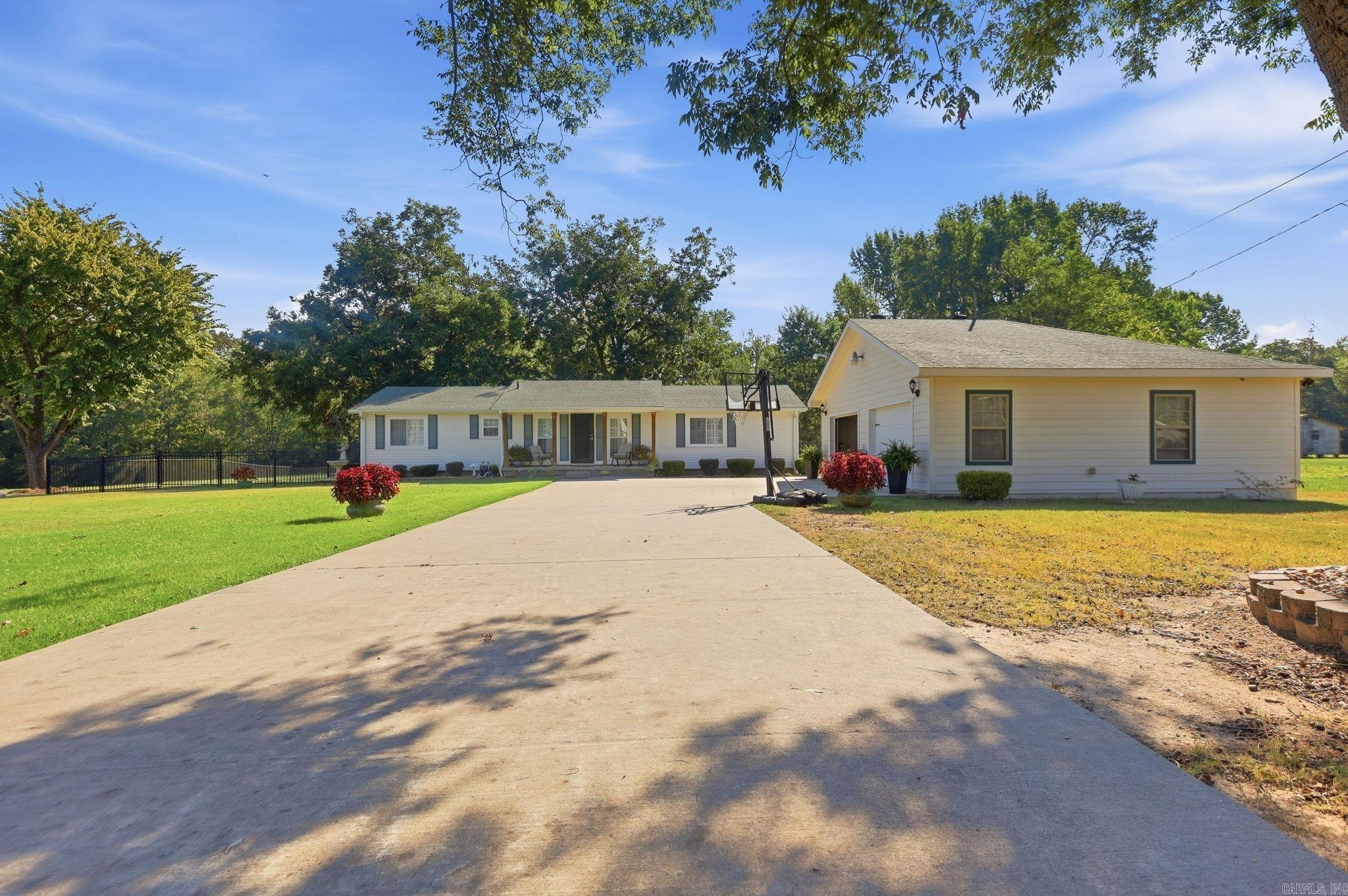 16421 Highway 365 S Property Photo 4